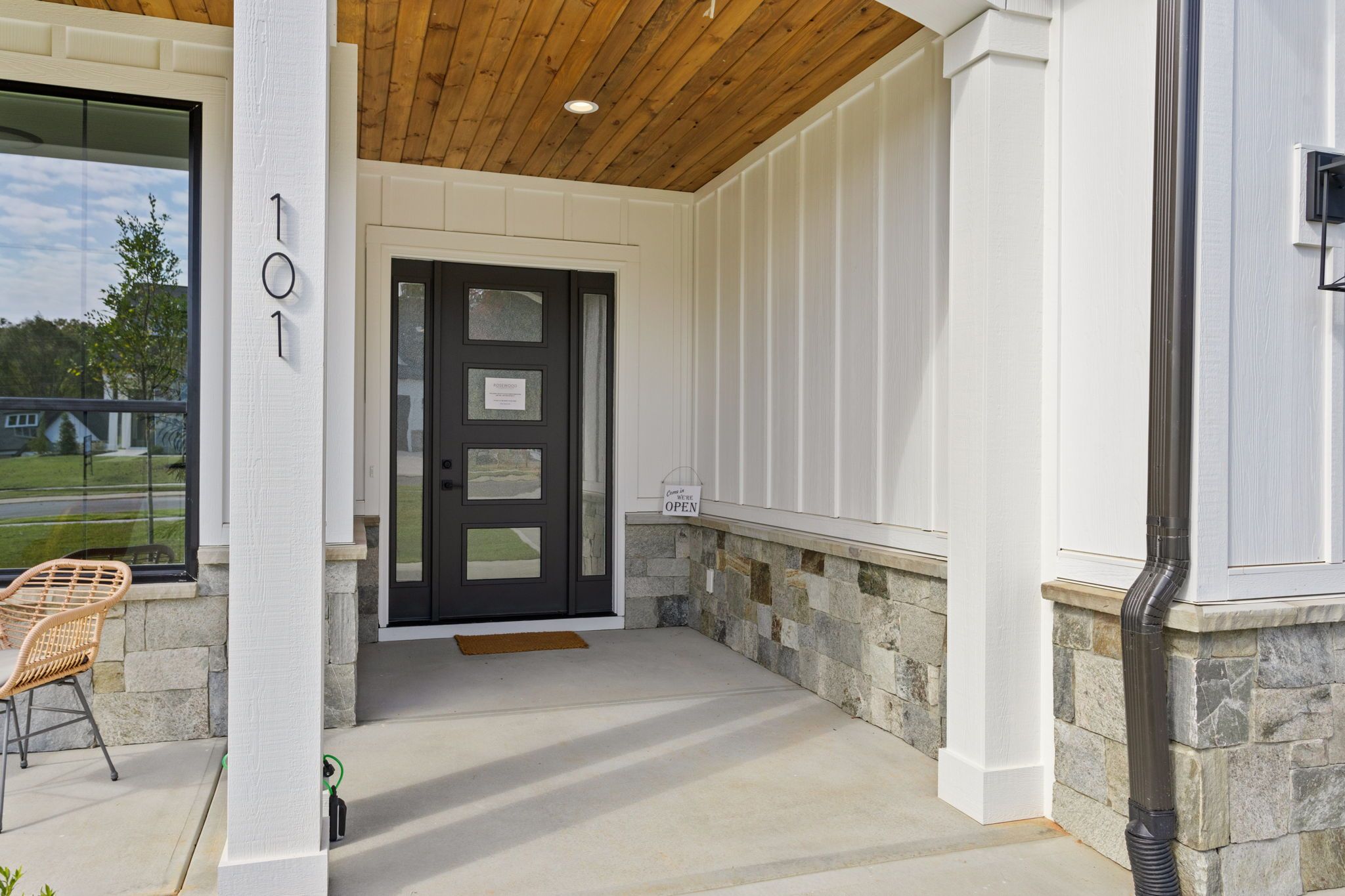 Aurora C - Front Entrance