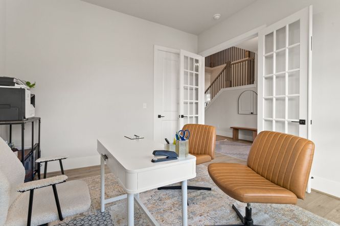 Aurora C - Office