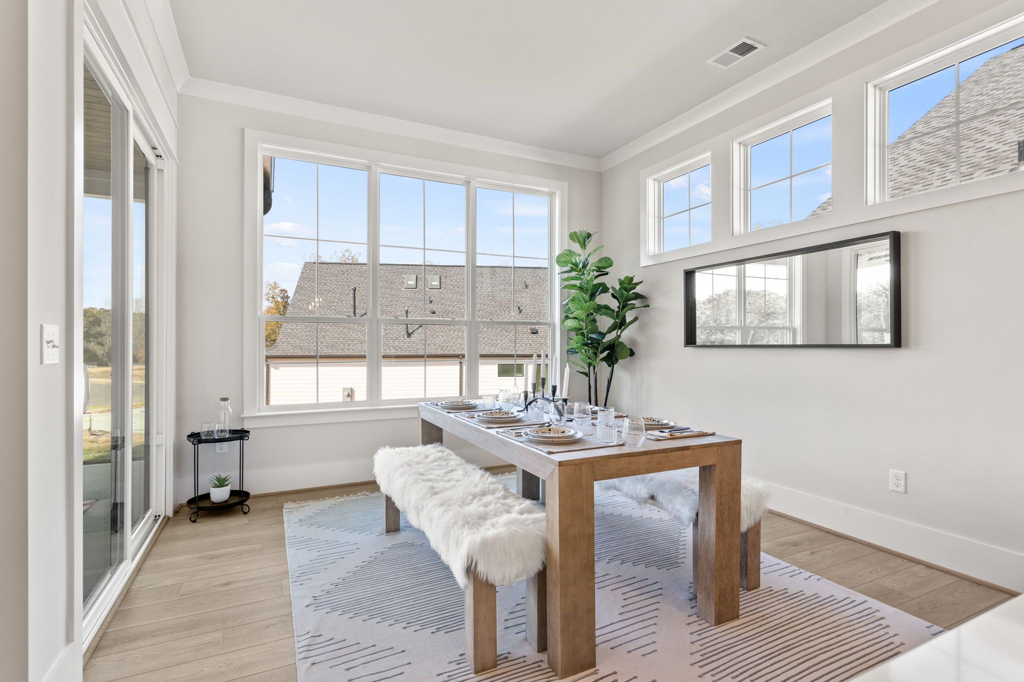 Aurora C - Dining Room 1