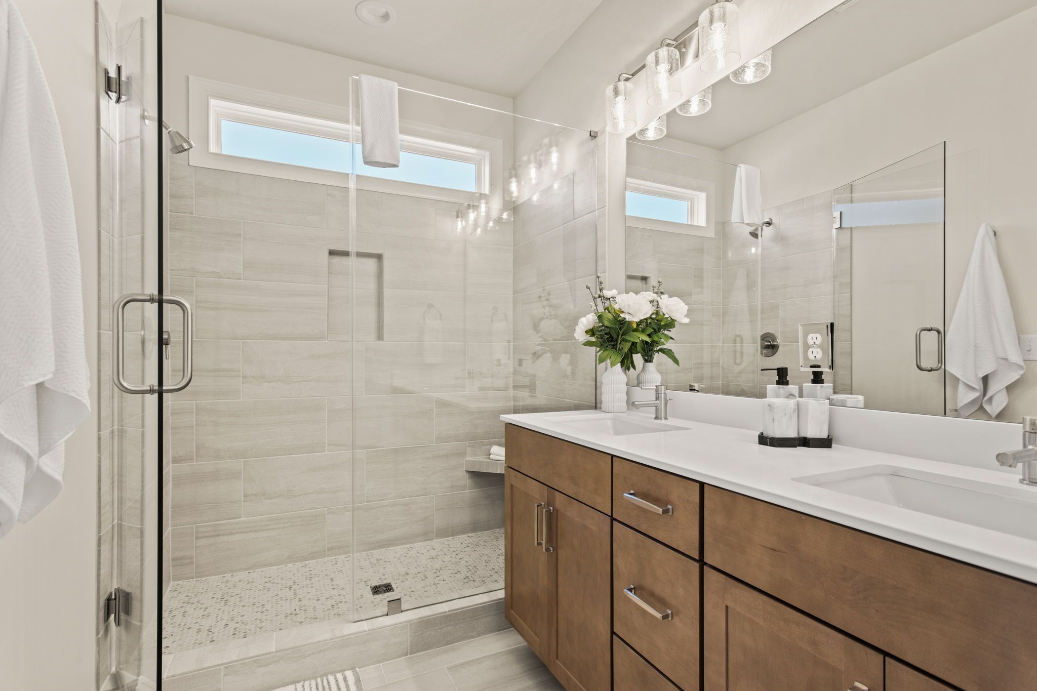 Craftsman II - Master Bathroom