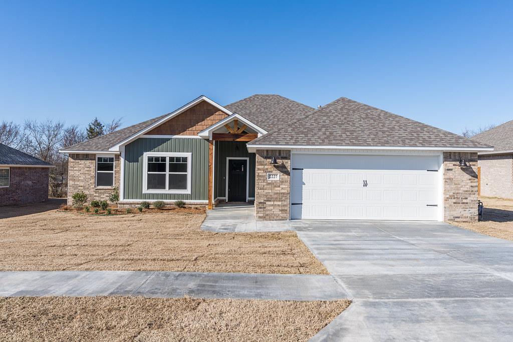 casa en Pinnacle Park por Rucker Fine Homes, Inc.