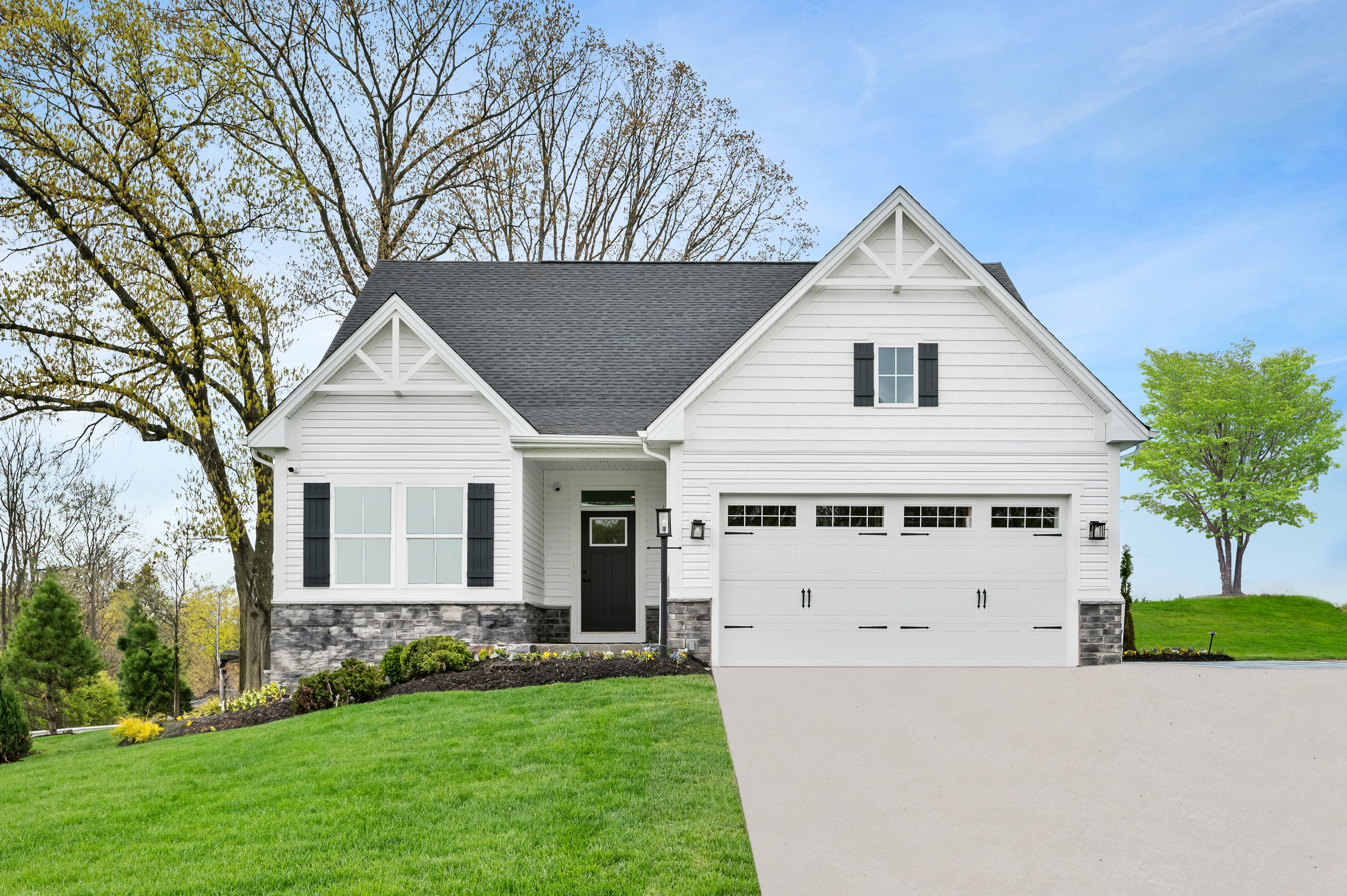 104 Fox Run. Grafton, OH 44044