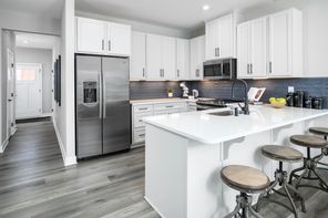 1109 Mountain View Drive (Roxbury w/ Finished Basement)