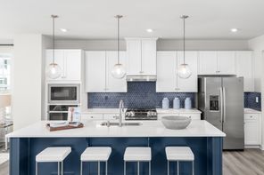 236 E Main St (Serenade)