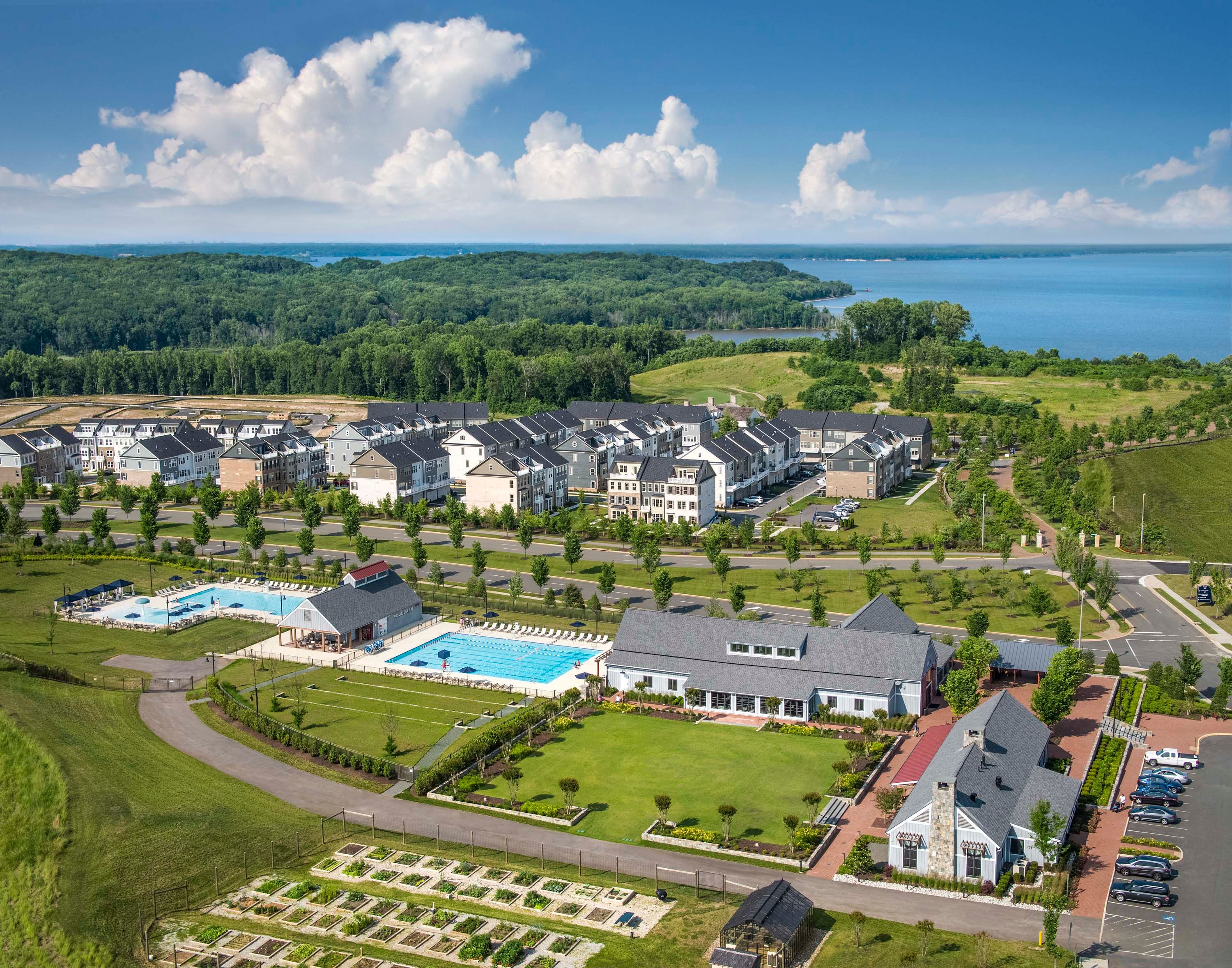 casa en Potomac Shores Elevator Condos por Ryan Homes