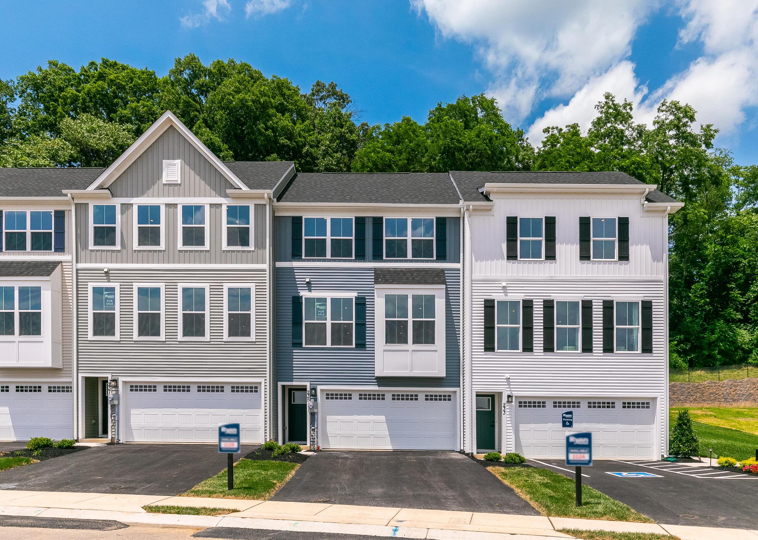 Summerfield Townhomes por Ryan Homes en York Pennsylvania