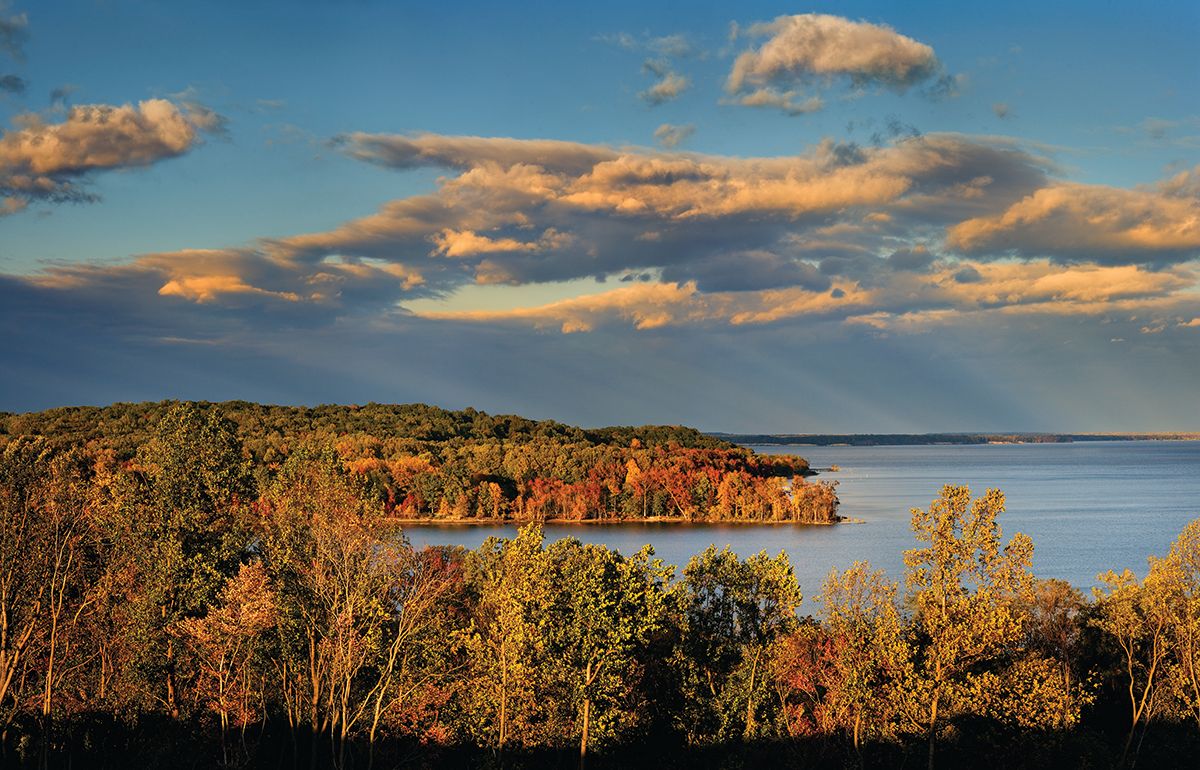 casa en Potomac Shores Elevator Condos por Ryan Homes