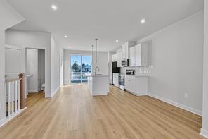 43 Mystic Drive (Mayer)