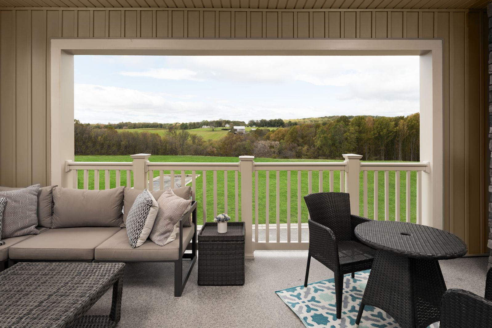 casa en Independence Square Townhomes por Ryan Homes