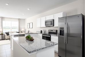100 Savannah Lakes Blvd (Flamingo)