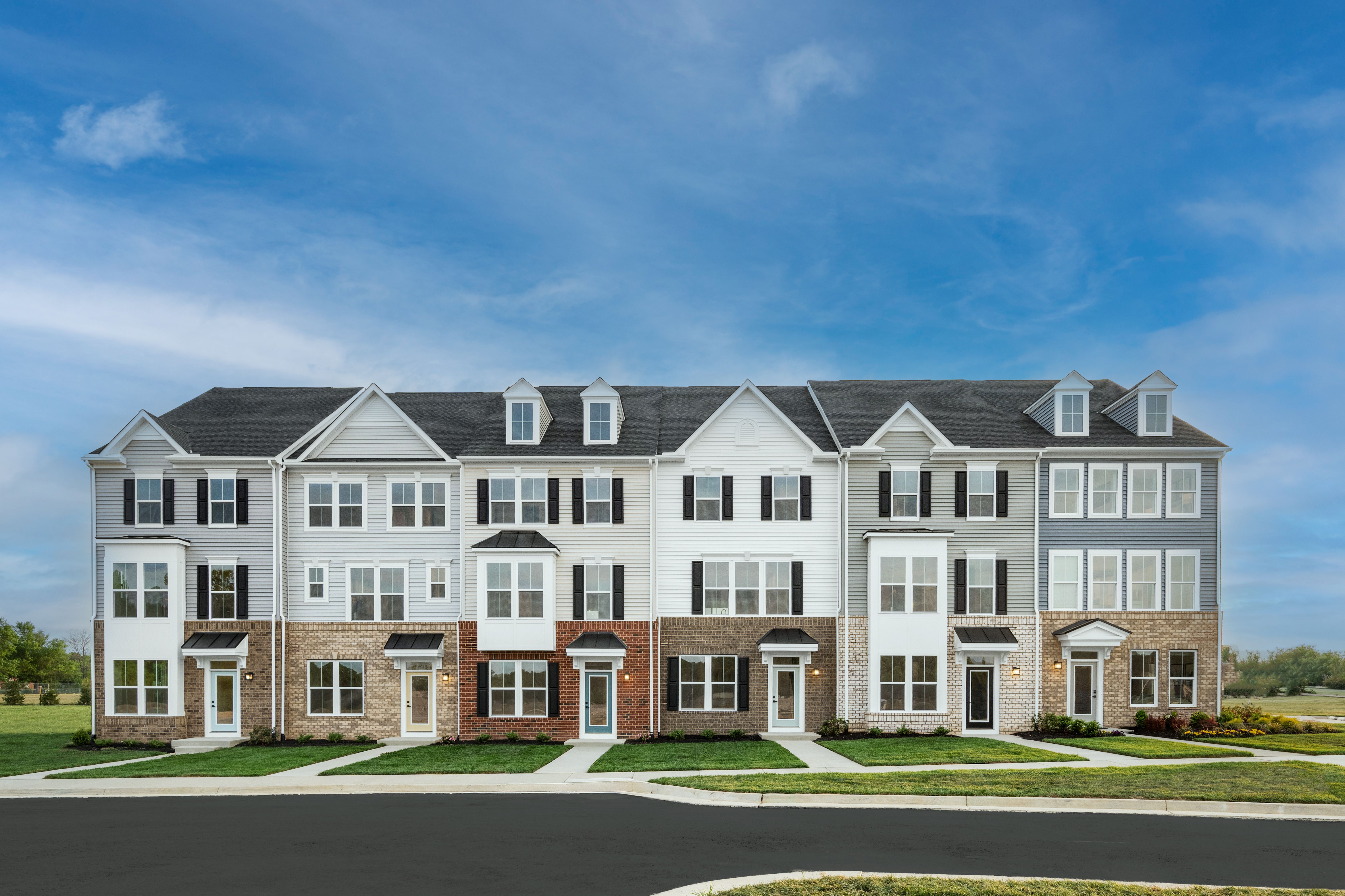 casa en Independence Square Townhomes por Ryan Homes