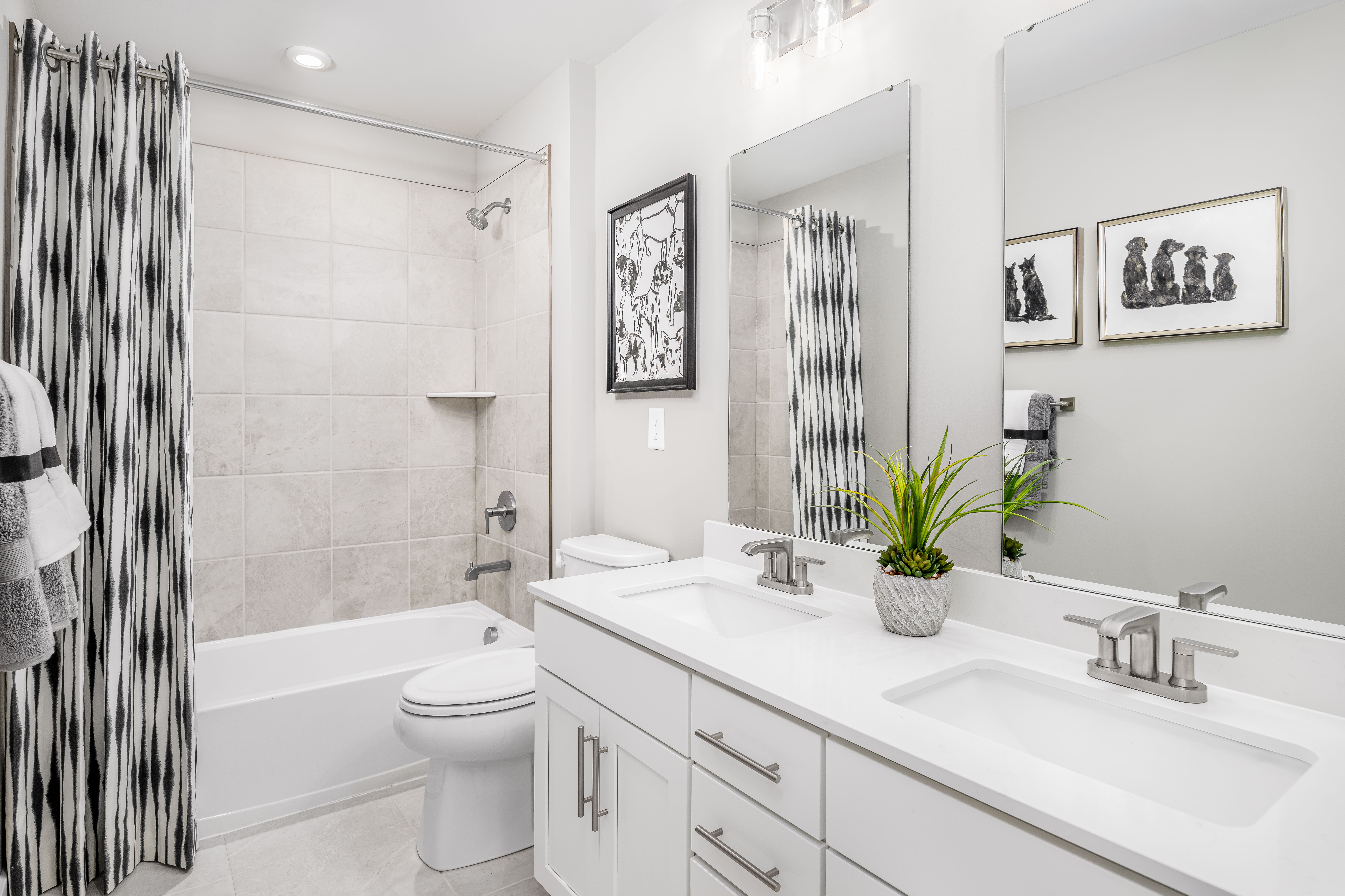 1124 Middle Crest Dr Ne. Bolivia, NC 28422