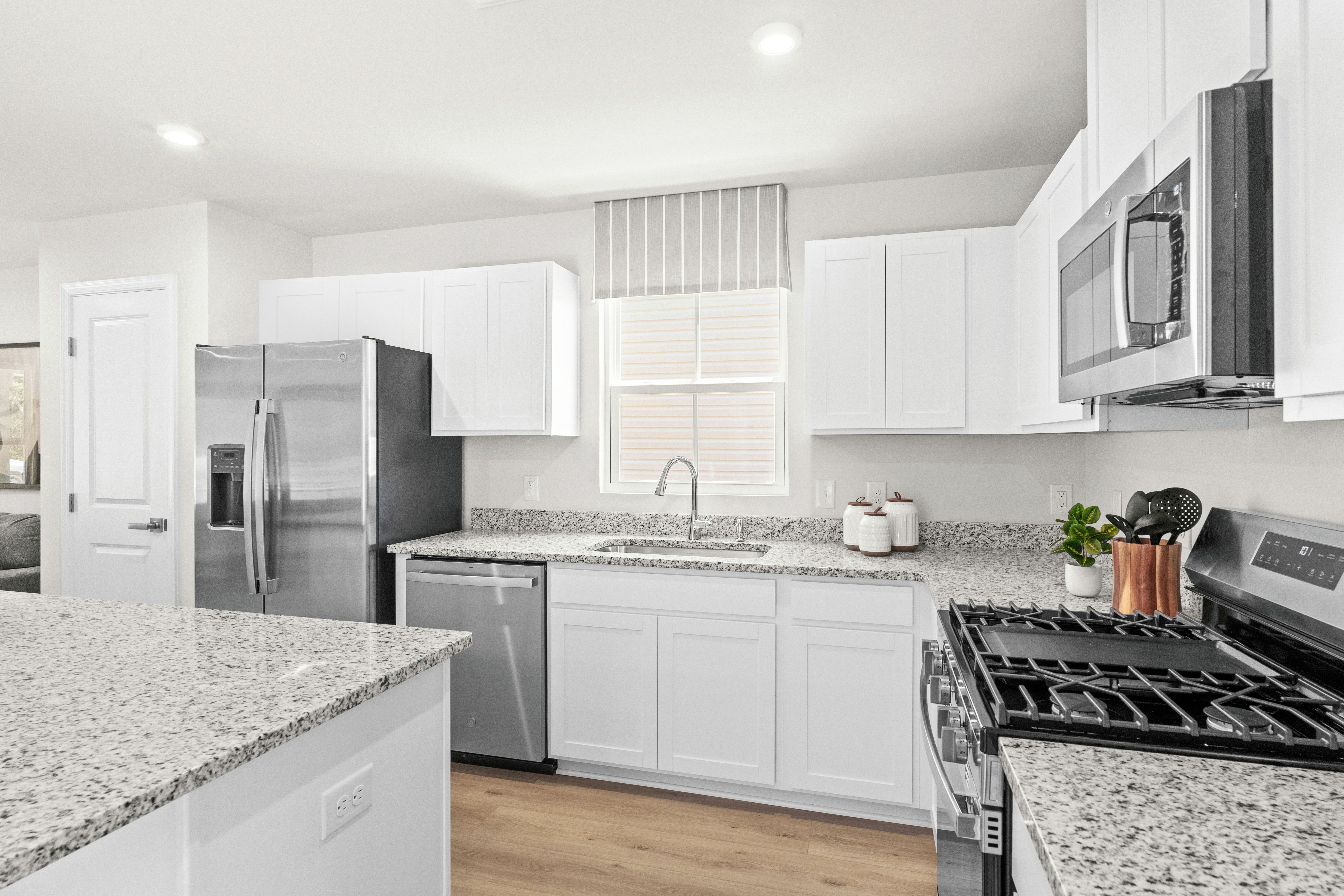 1124 Middle Crest Drive. Bolivia, NC 28422