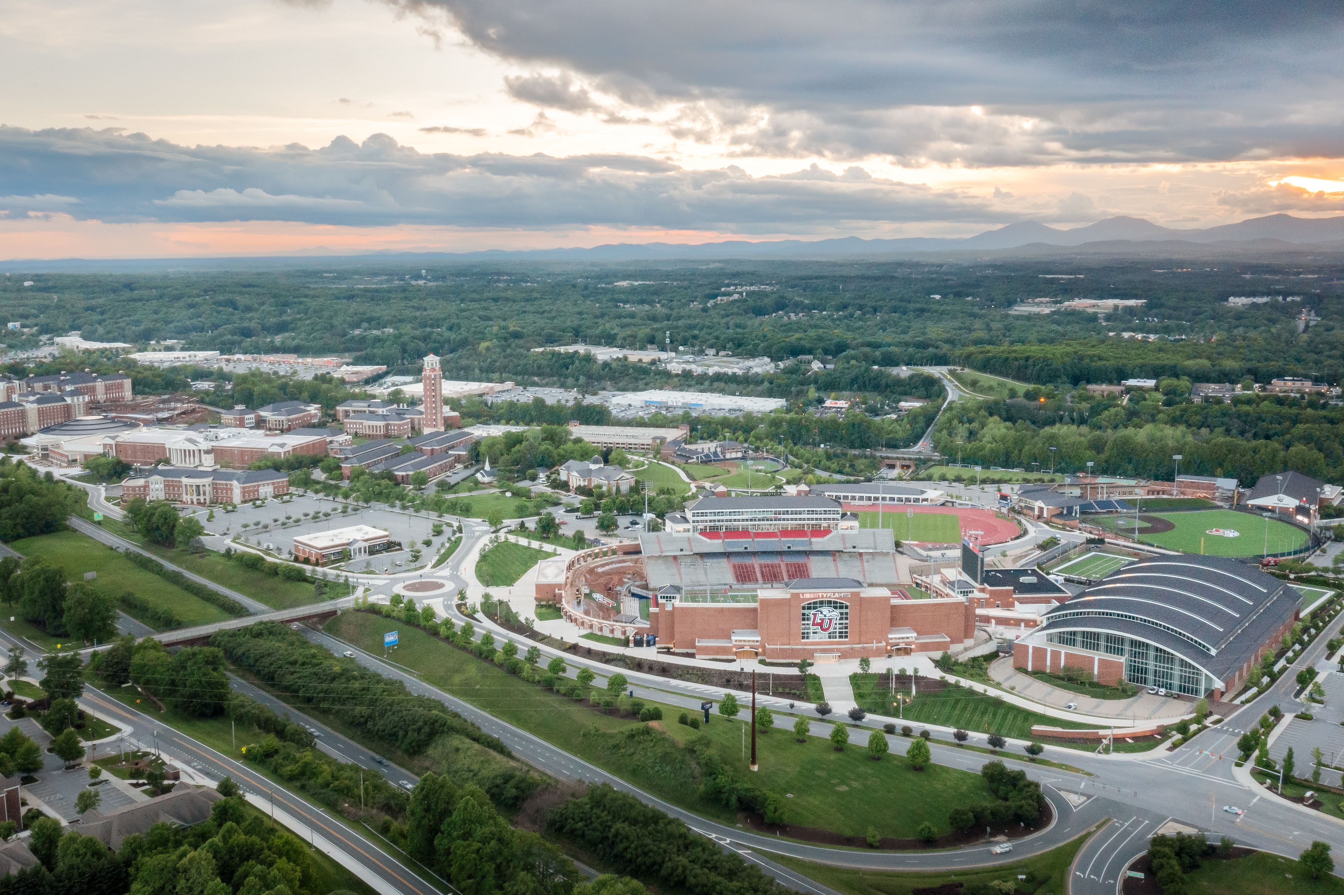 casa en The Allure por Ryan Homes