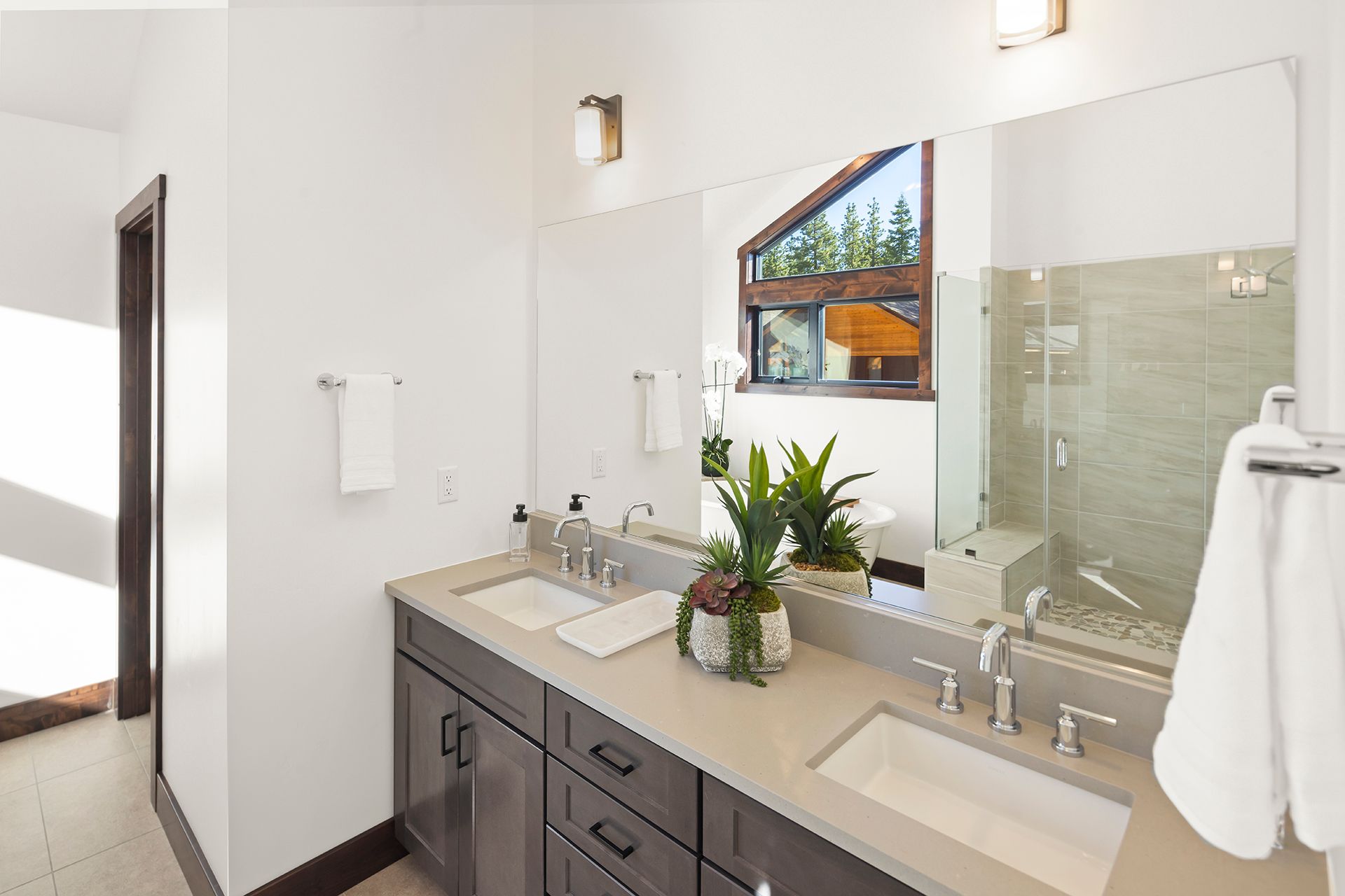 Upstairs Primary Bath