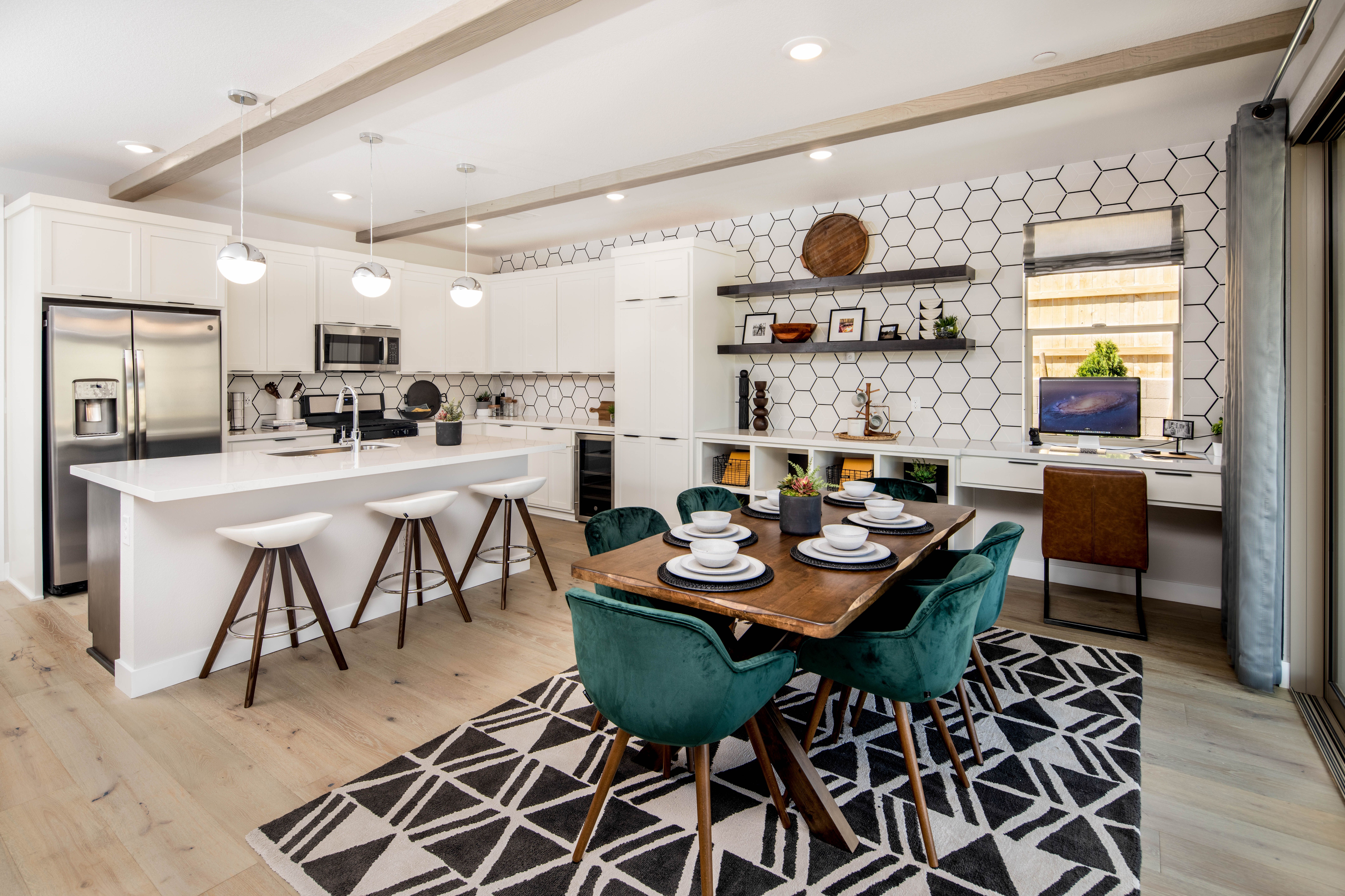 Kitchen/Dining Combo Area