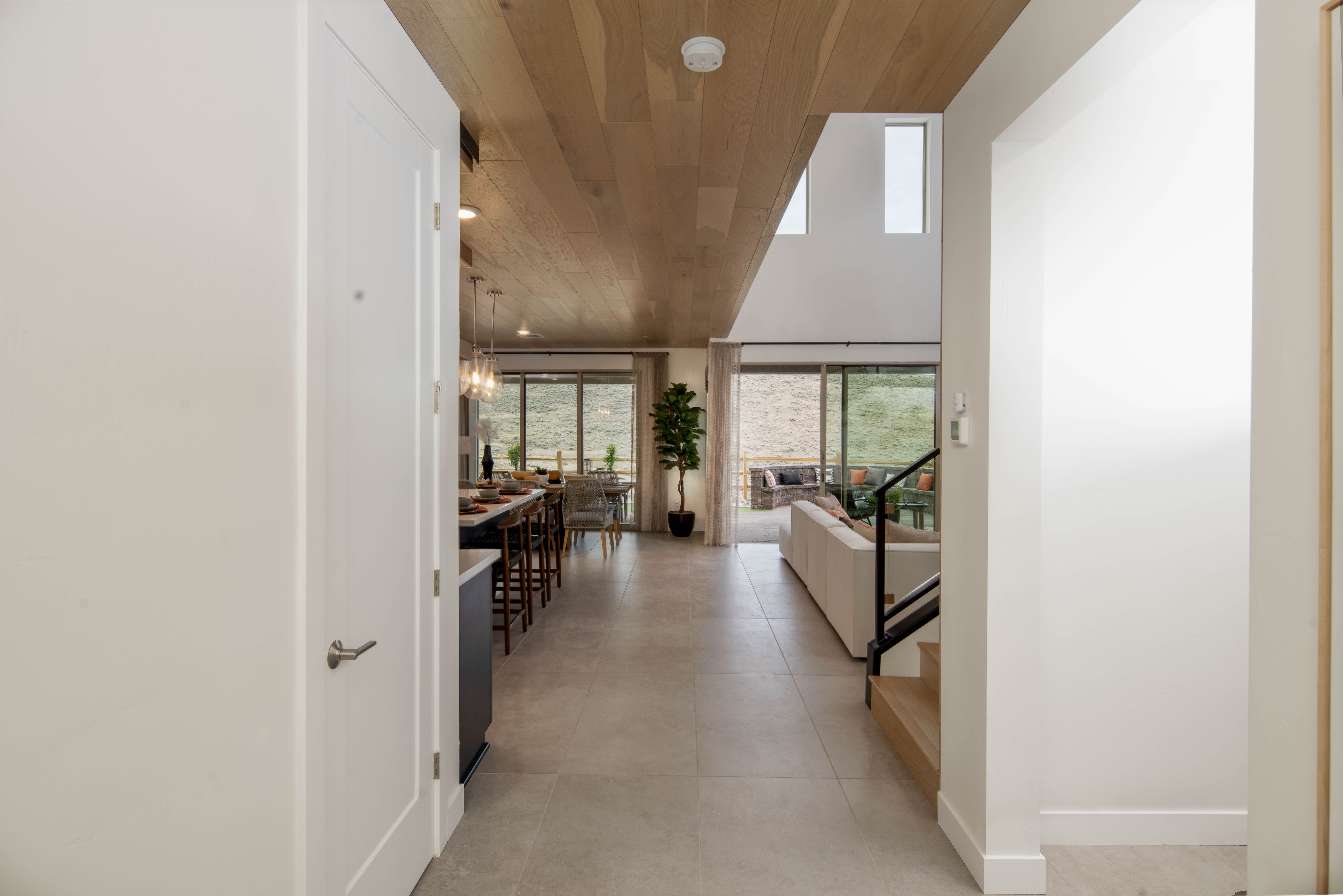 Foyer To Great Room & Kitchen
