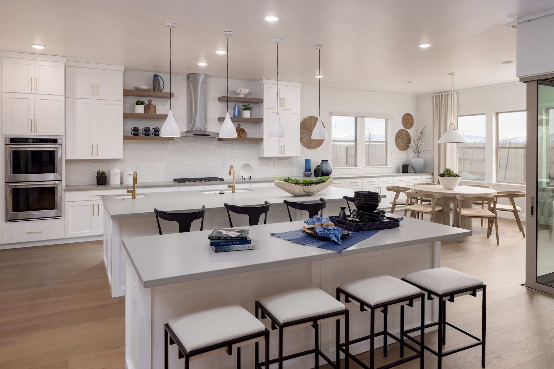 Kitchen & Dining Area