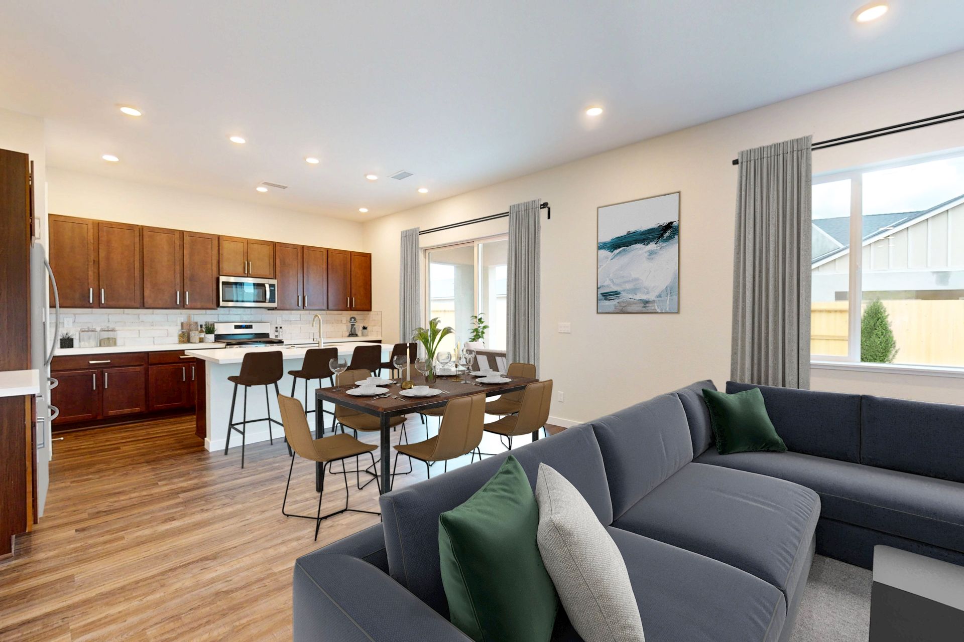 Dining Area & Kitchen