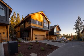 129 Sierra Colina Dr (Meadow)