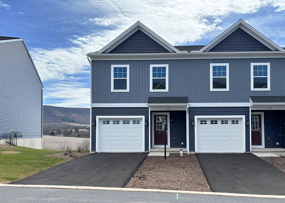 Steeplechase Townhomes - Pleasant Gap, PA