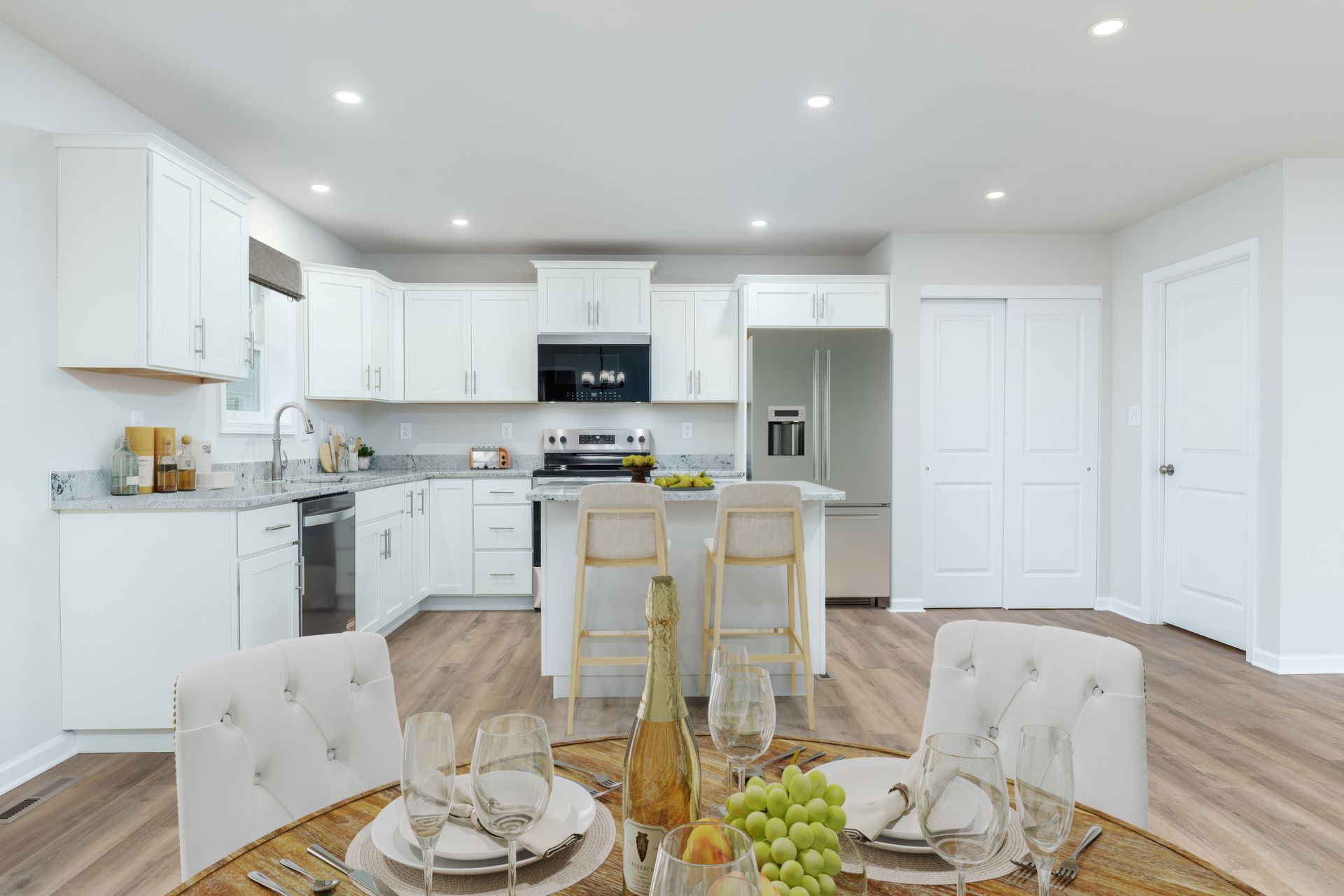 Elmcrest-C-DF67-VS-Kitchen-2