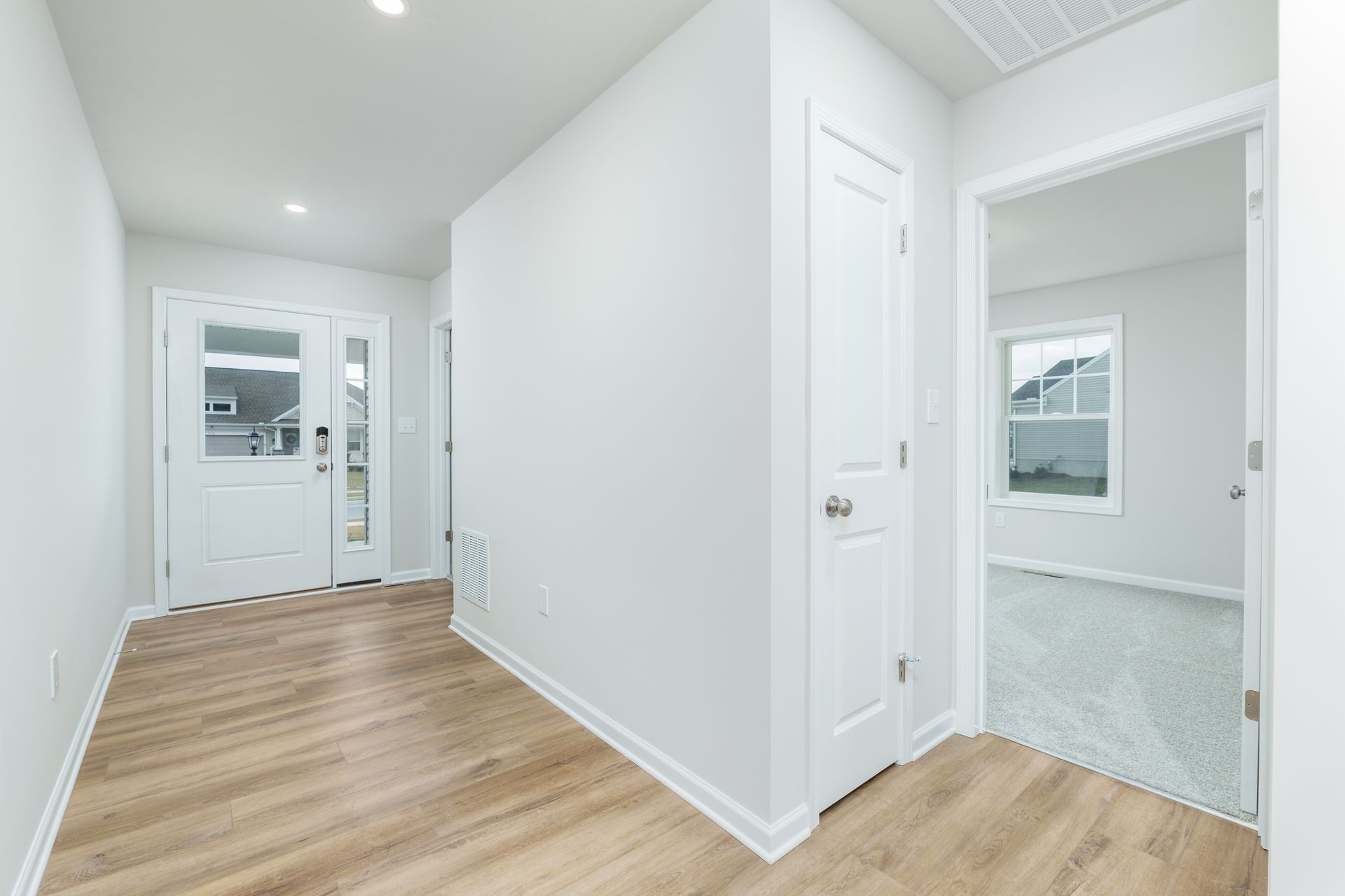 Elmcrest-C-DF67-Foyer-2-2
