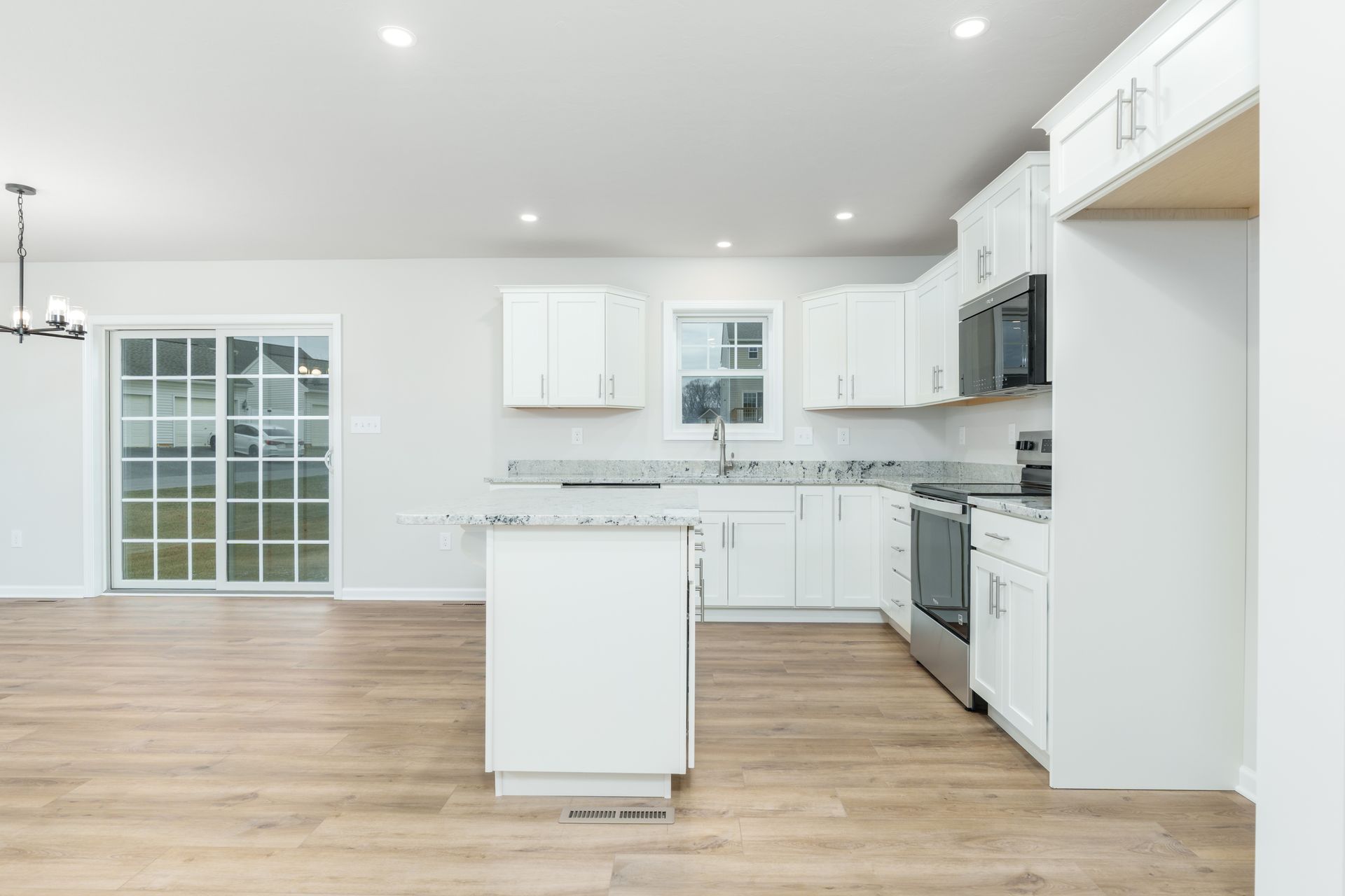 Elmcrest-C-DF67-Kitchen-1