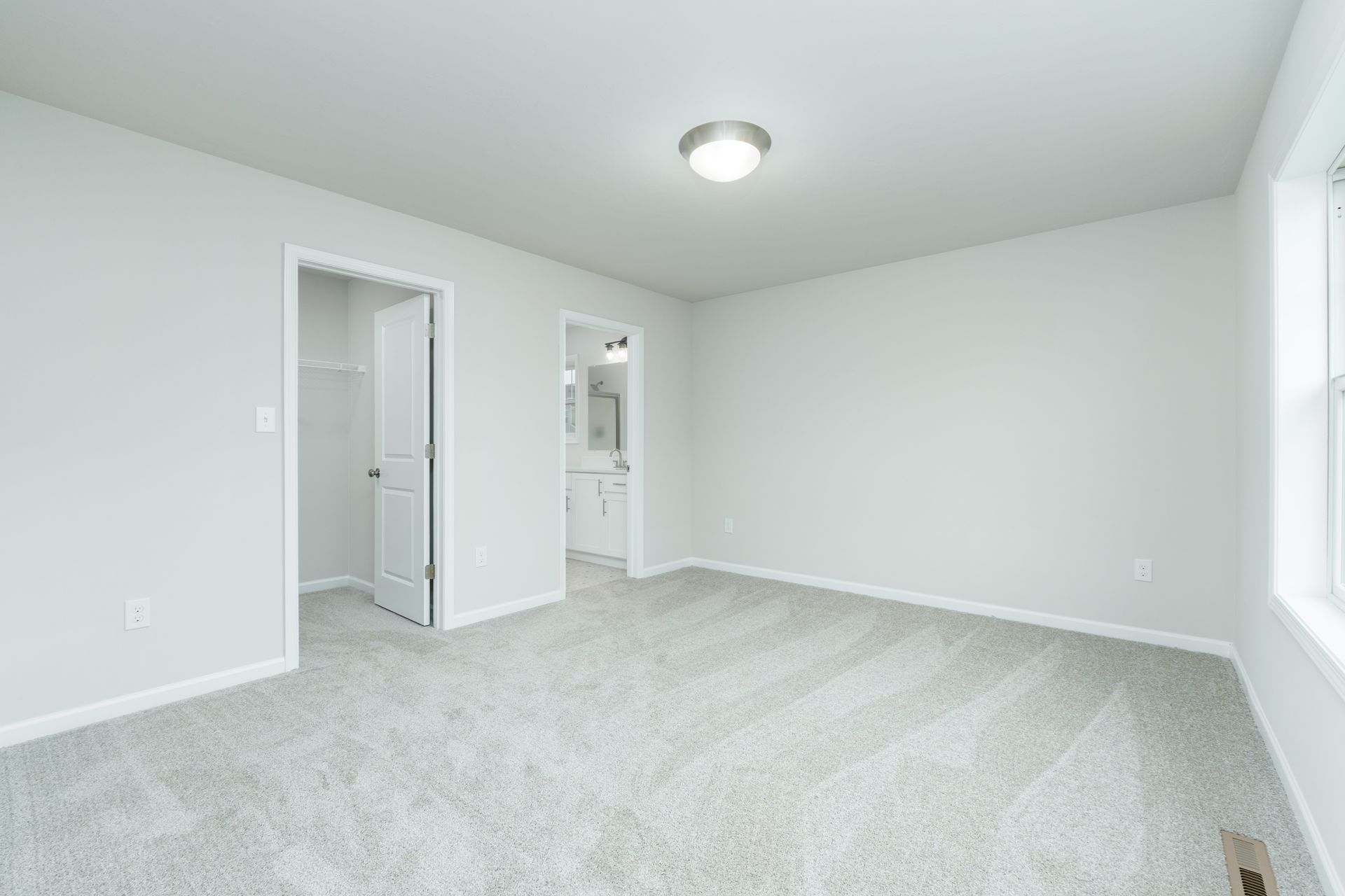 Elmcrest-C-DF67-Owners-Bedroom-1