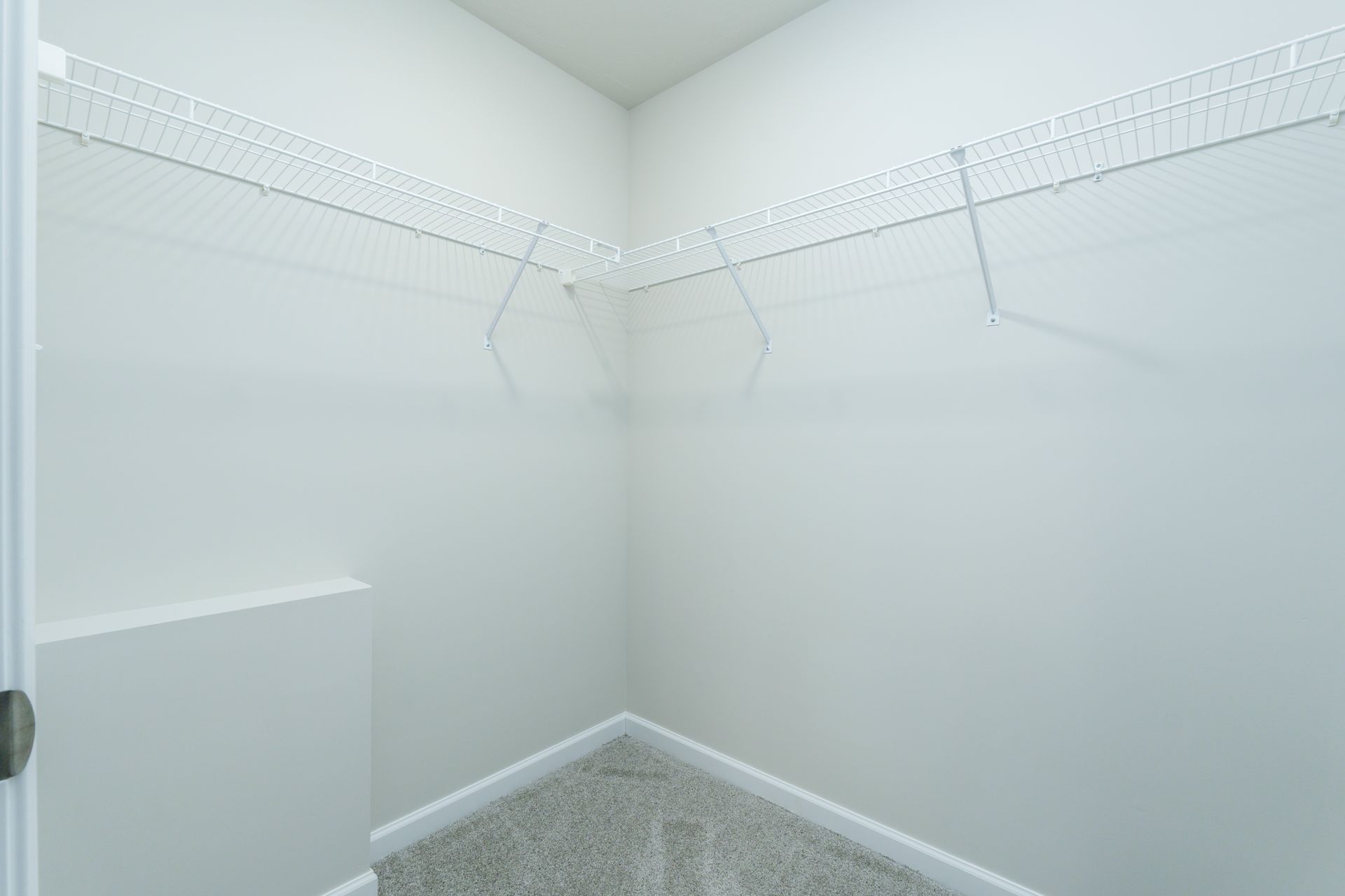 Elmcrest-C-DF67-Owners-Closet-1
