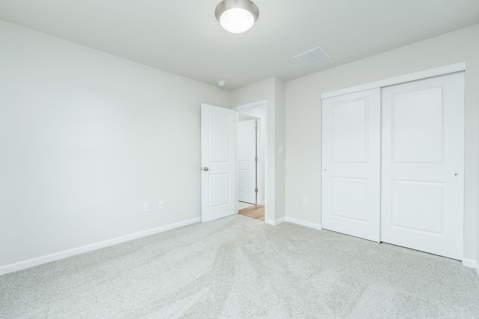 Elmcrest-C-DF67-Bedroom-2-2