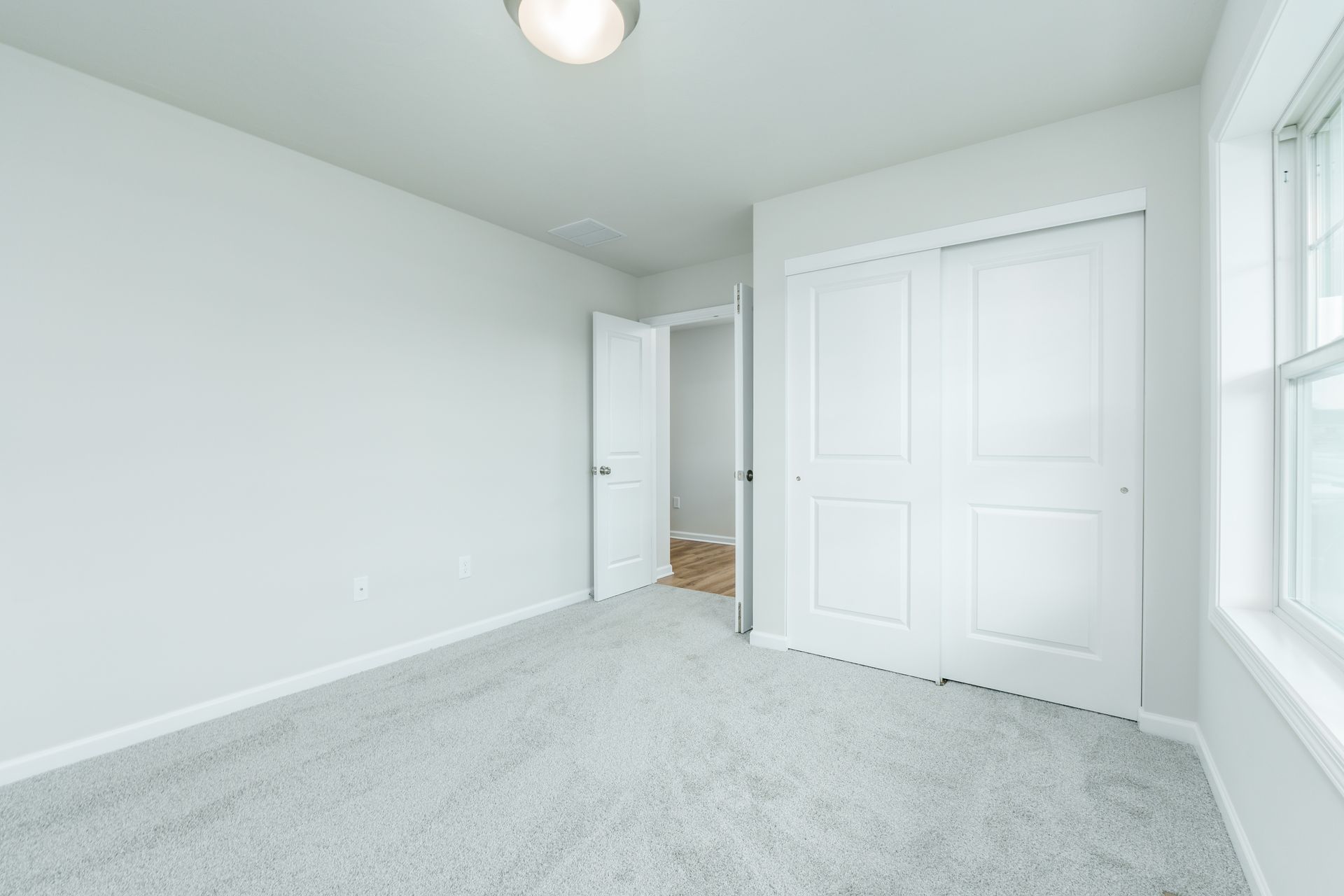 Elmcrest-C-DF67-Bedroom-3-2