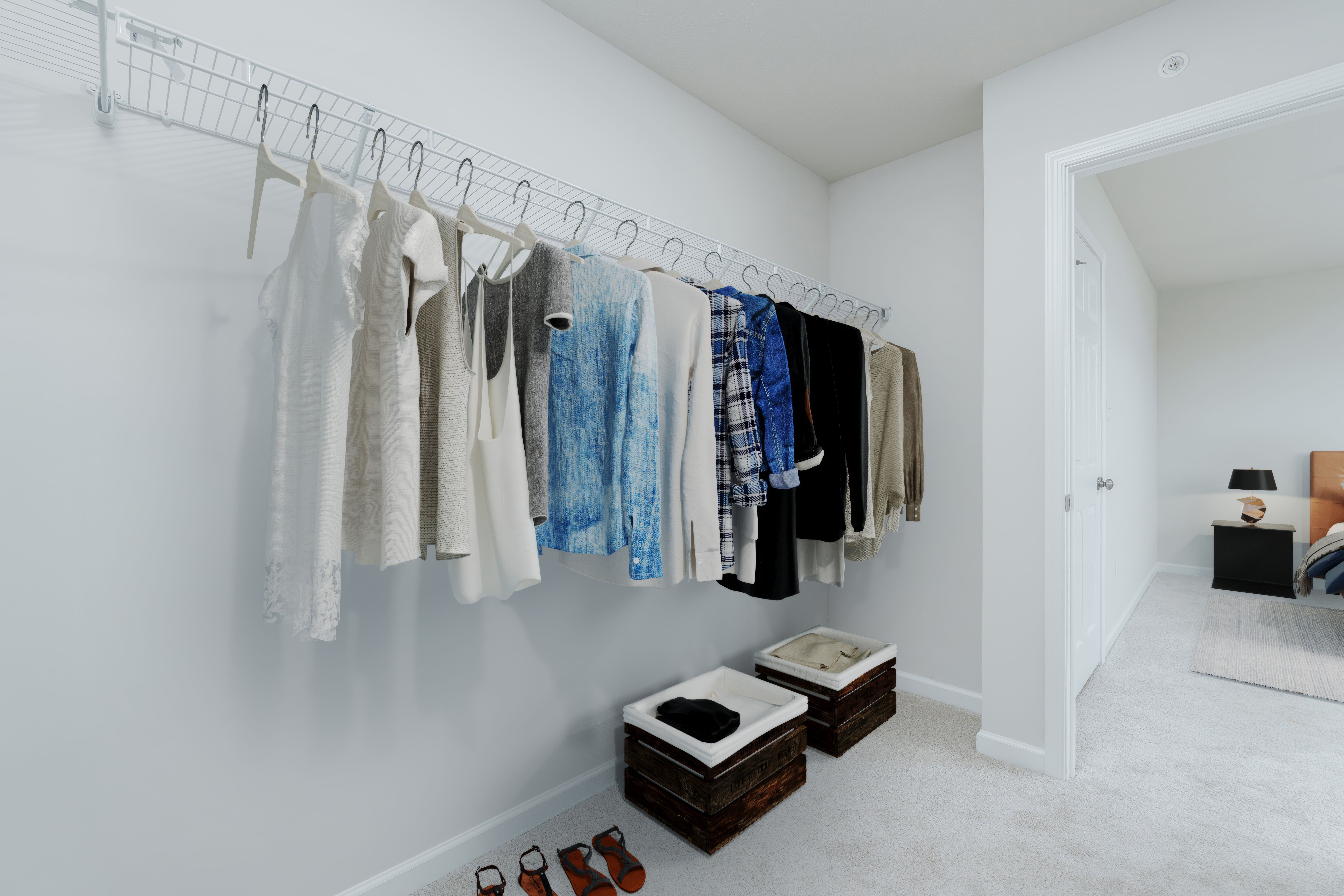 Woodfield-GP127-Owner-Closet-1-VS