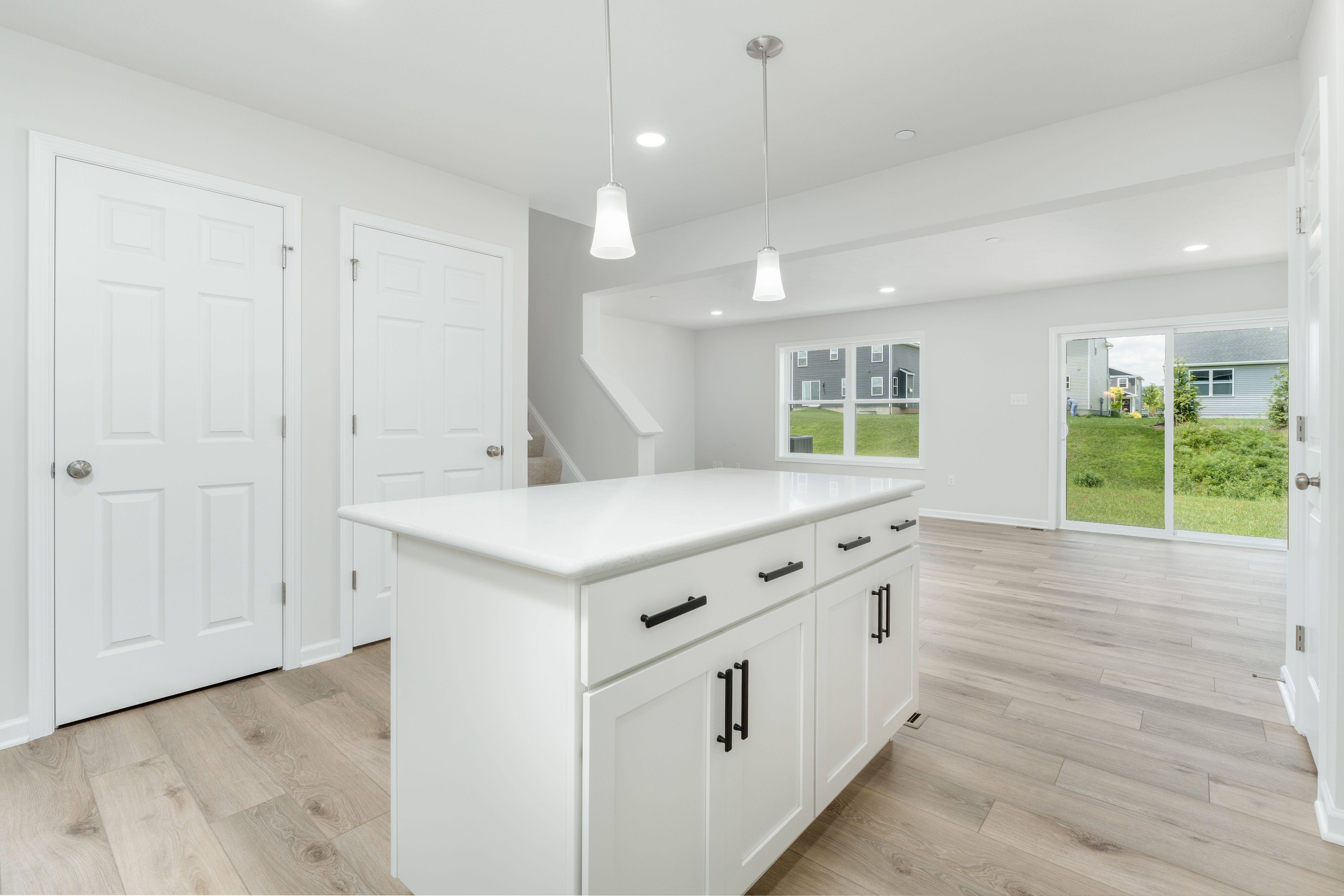 Woodfield-GP127-155-JackPine-Kitchen-4