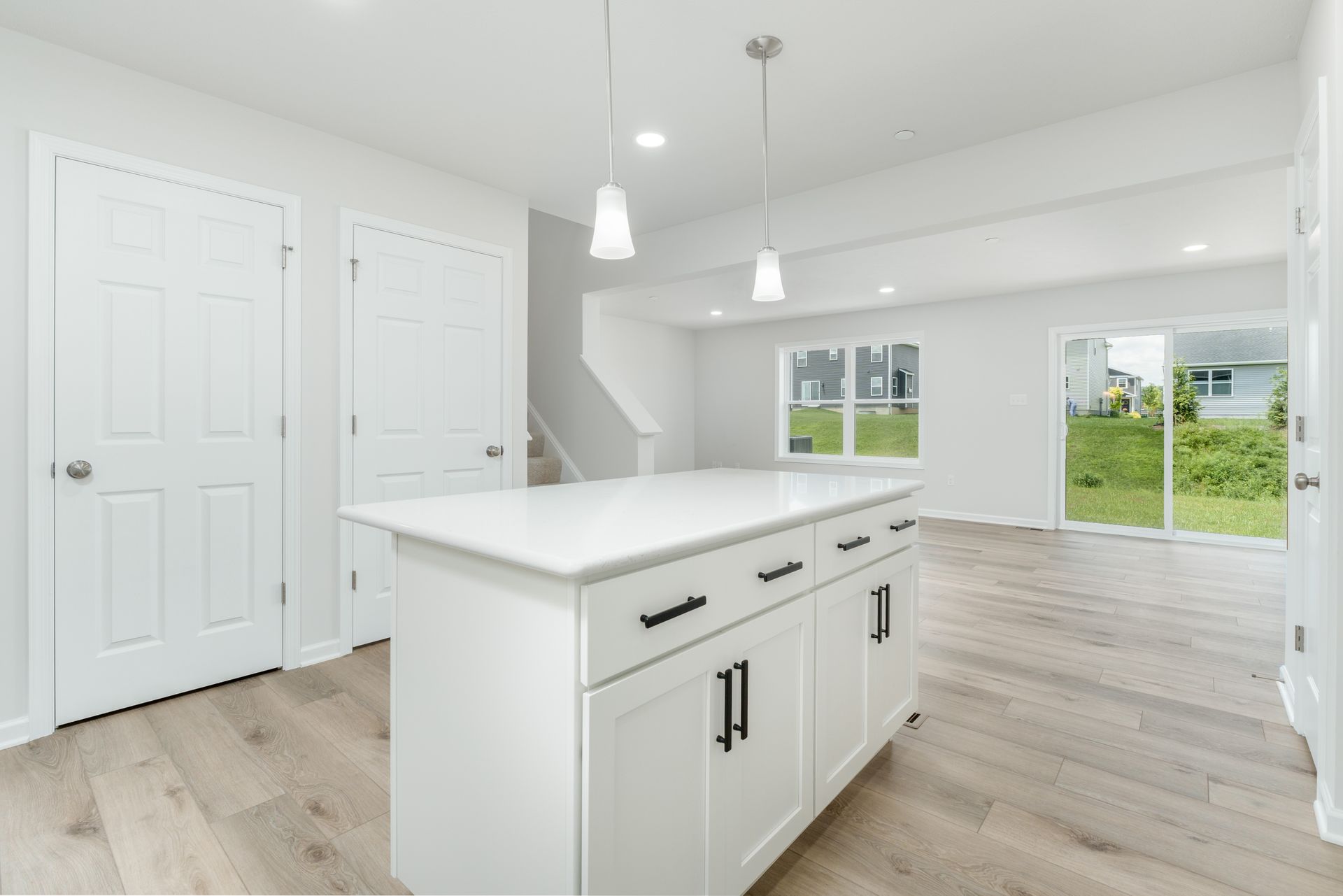 Woodfield-GP127-155-JackPine-Kitchen-4