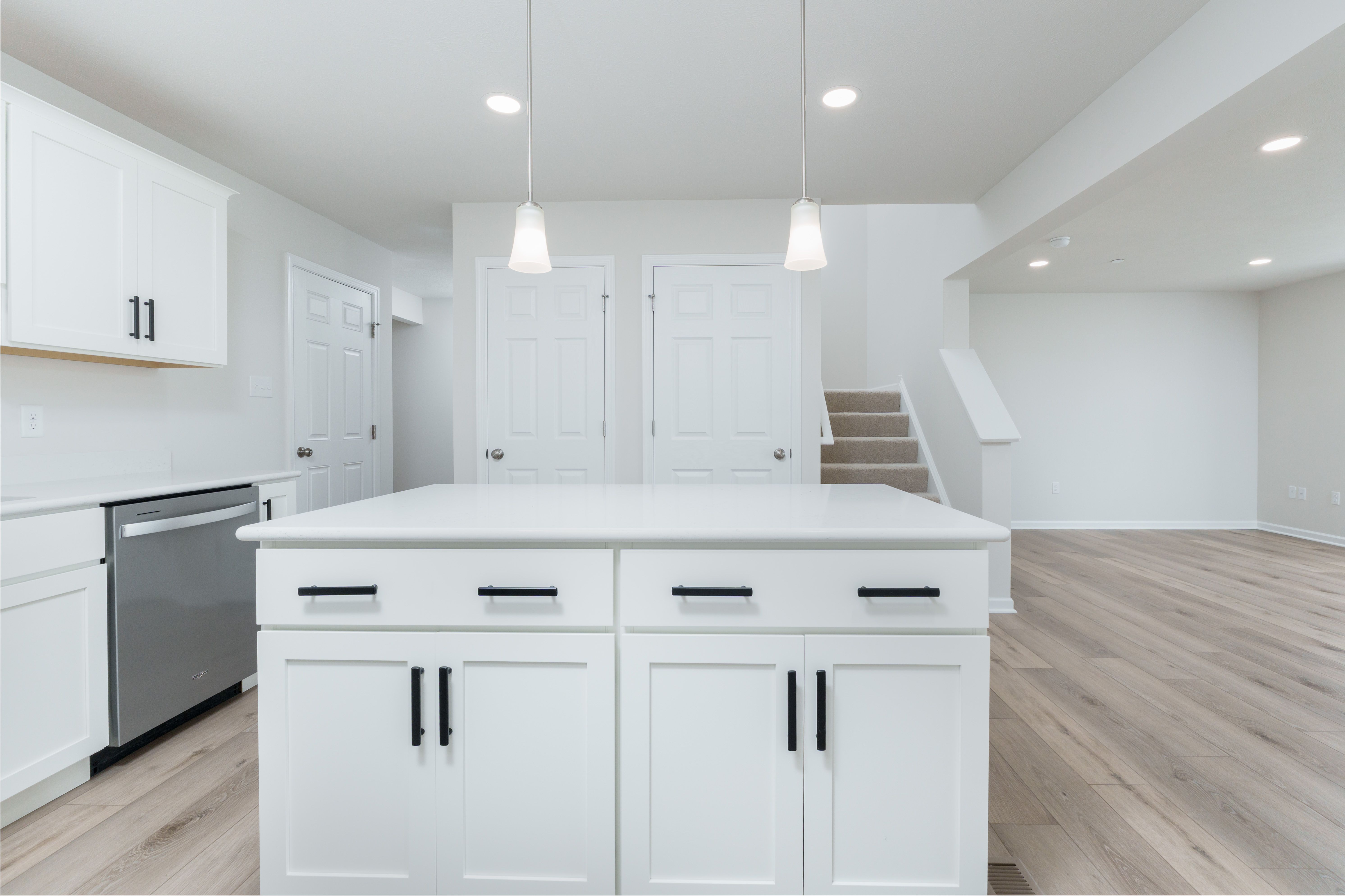 Woodfield-GP127-155-JackPine-Kitchen-5