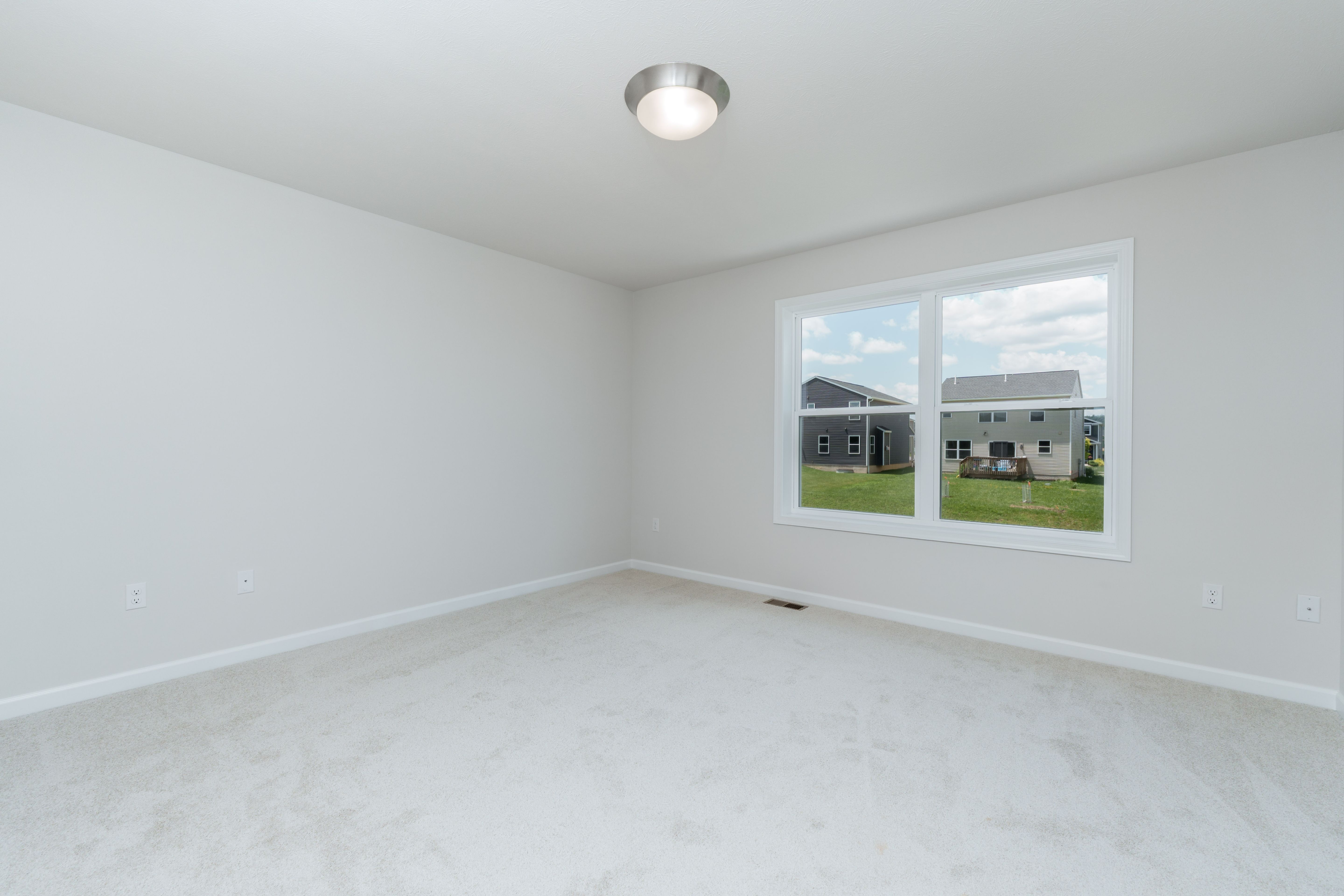 Woodfield-GP127-155-JackPine-Owners-Bedroom-1