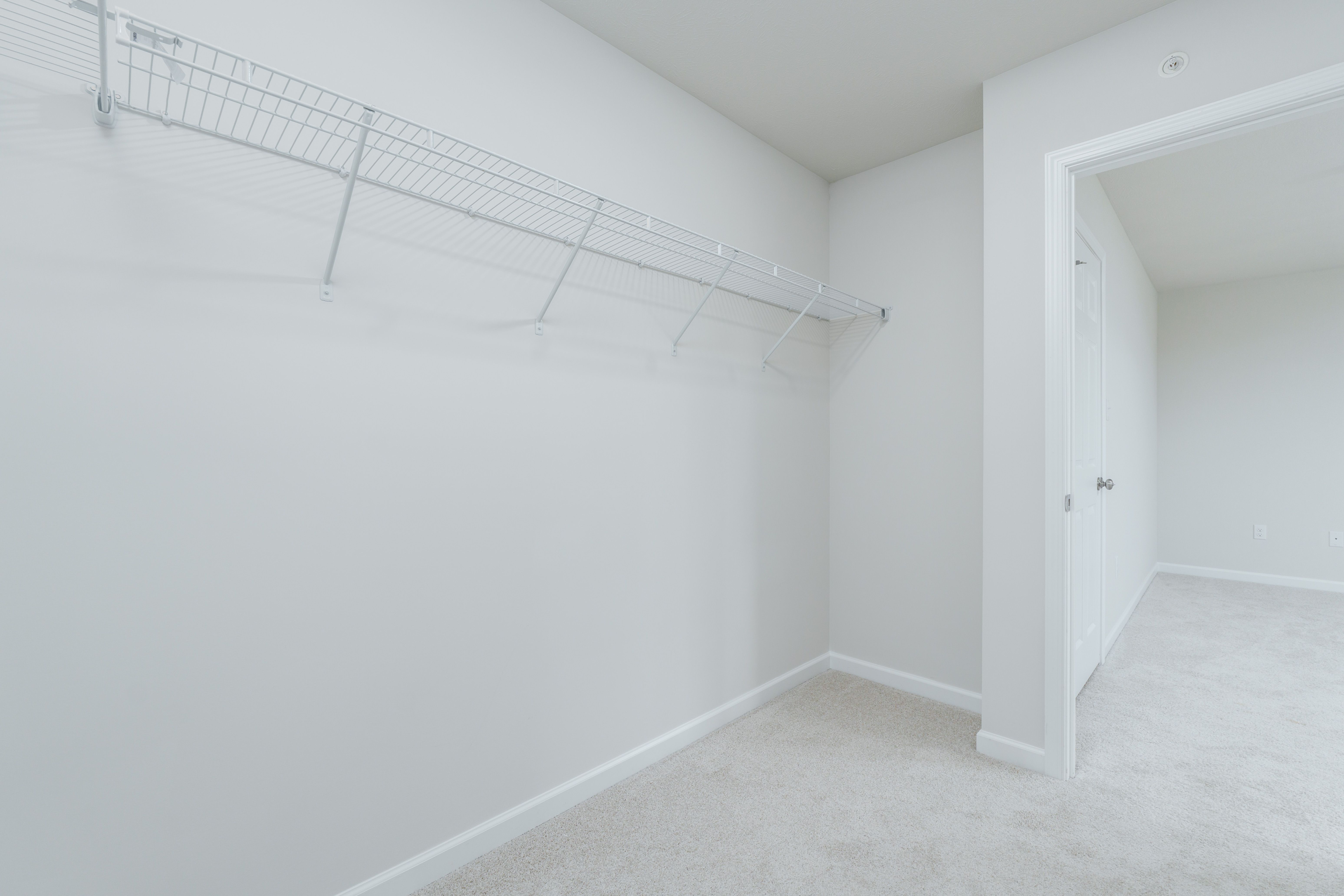 Woodfield-GP127-155-JackPine-Owners-Closet-2