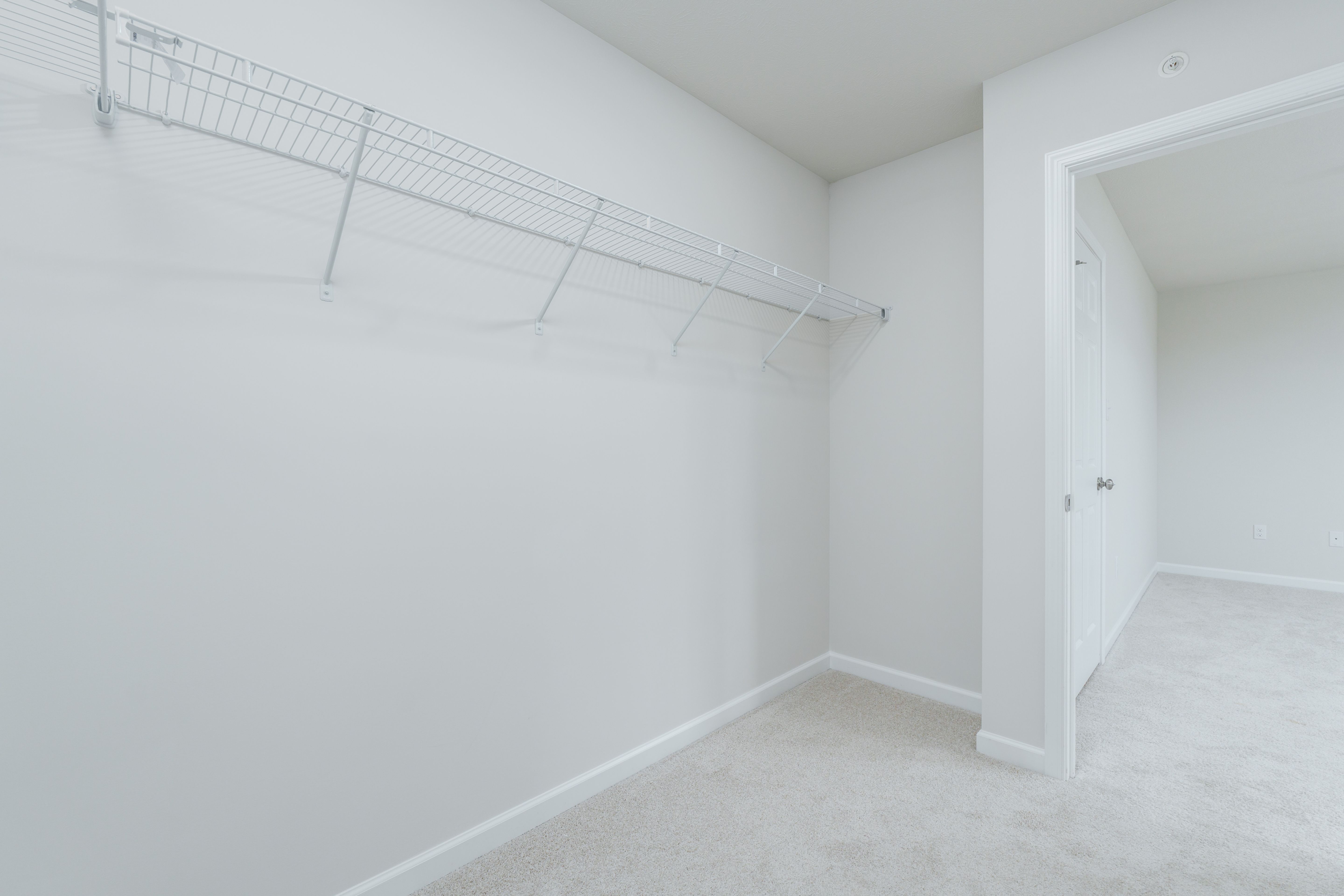 Woodfield-GP127-155-JackPine-Owners-Closet-2