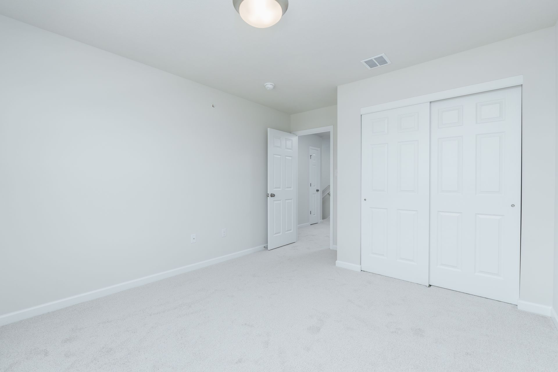 Woodfield-GP127-155-JackPine-Bedroom-3-2