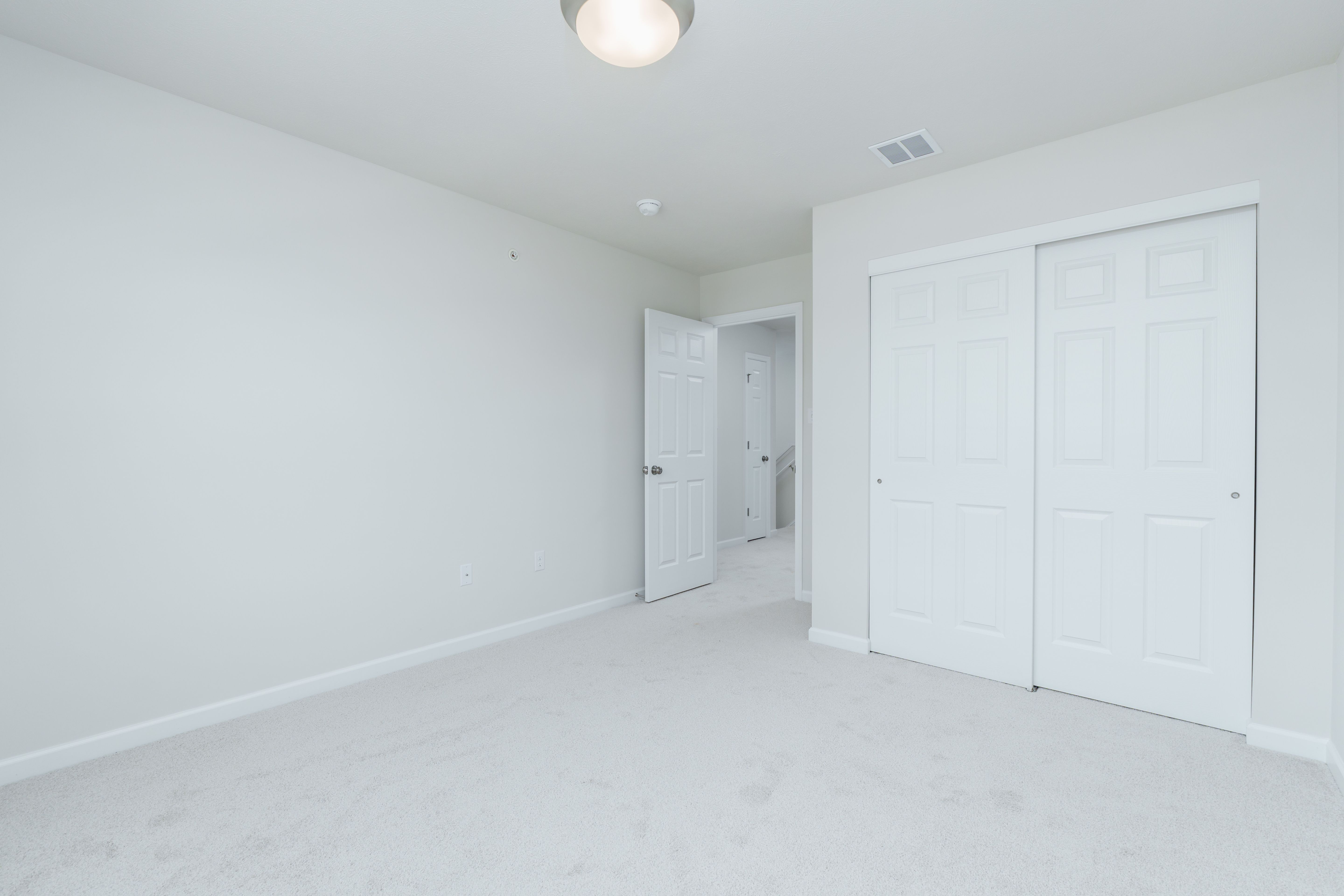 Woodfield-GP127-155-JackPine-Bedroom-3-2