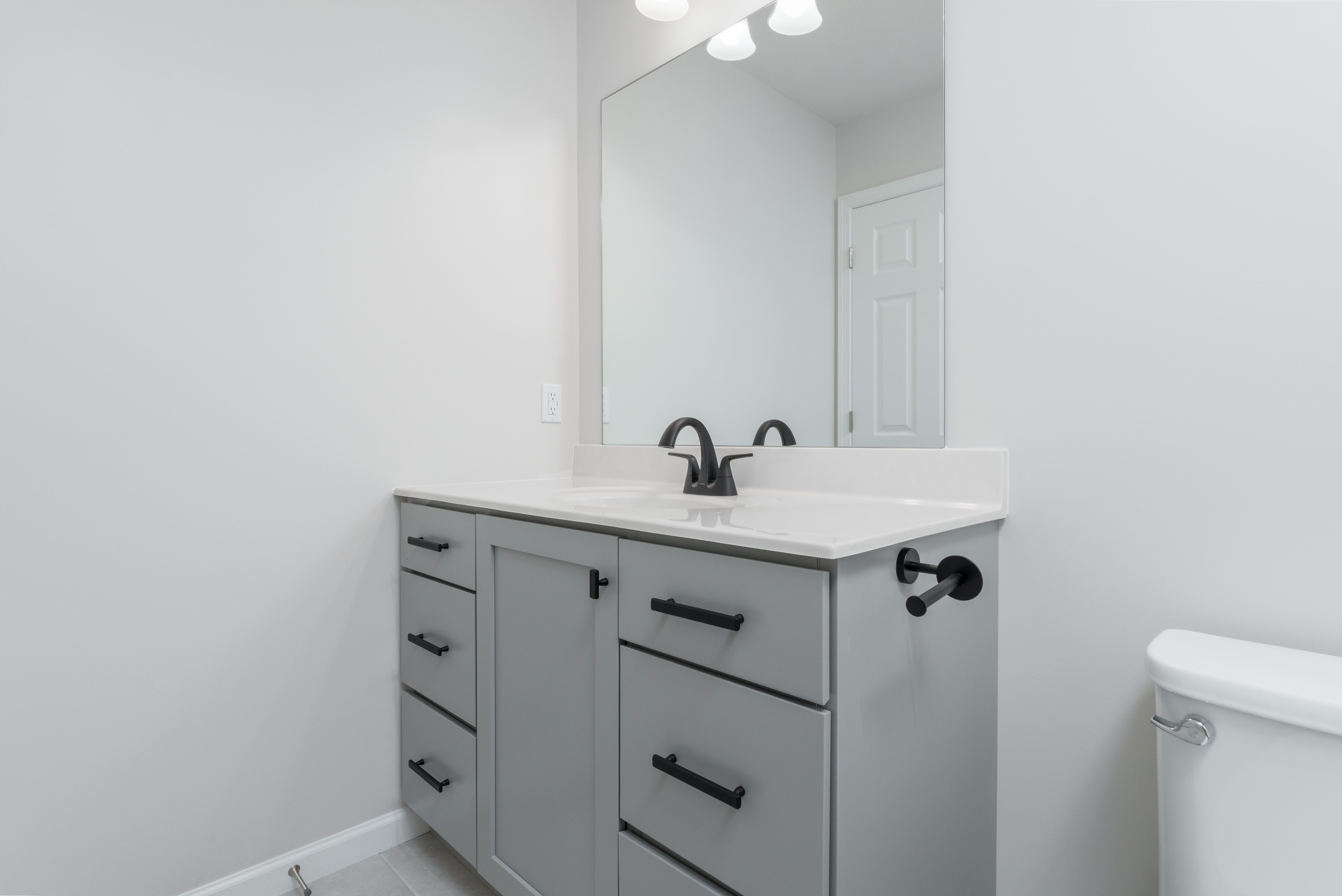 Woodfield-GP127-155-JackPine-Bath-2-2