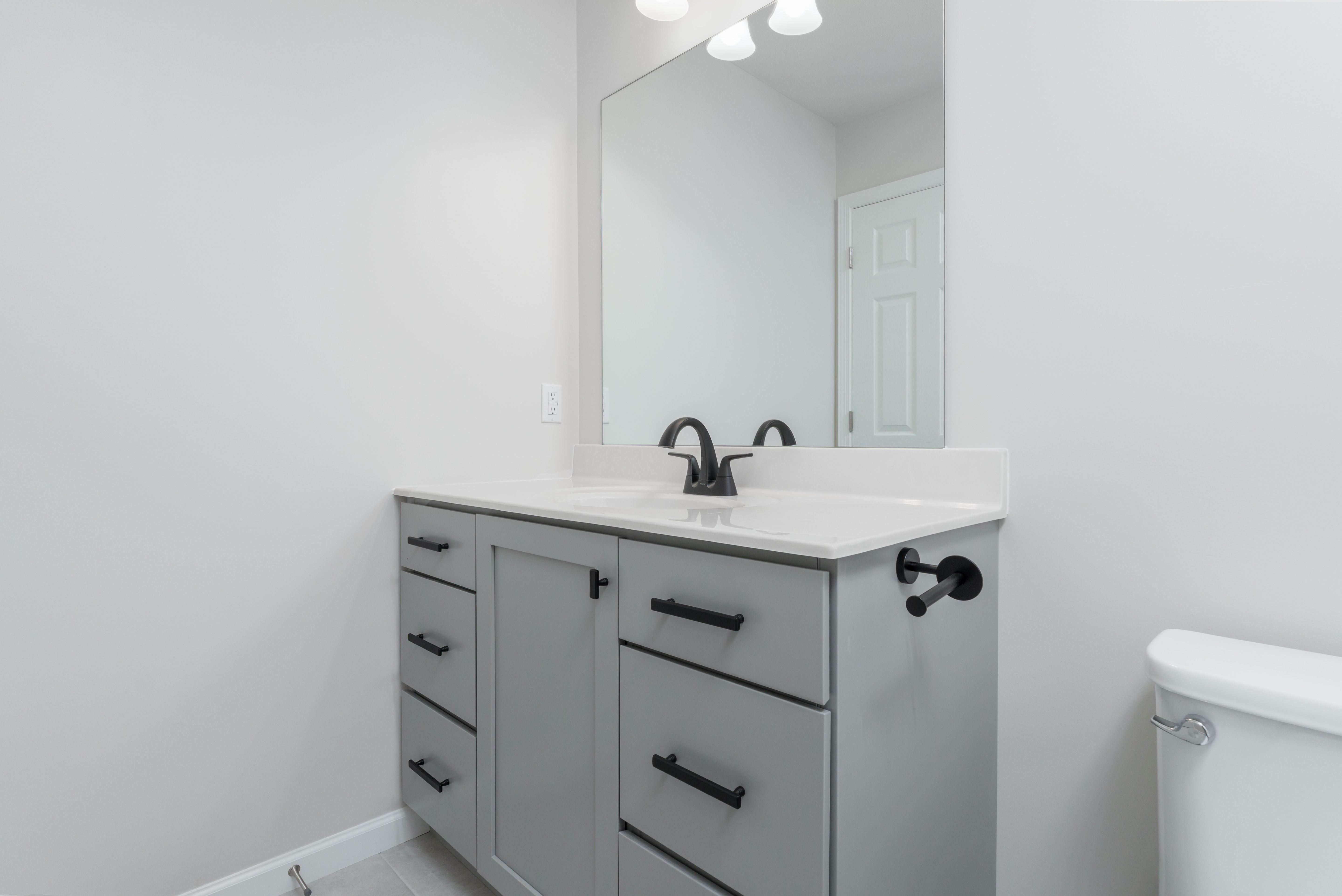 Woodfield-GP127-155-JackPine-Bath-2-2