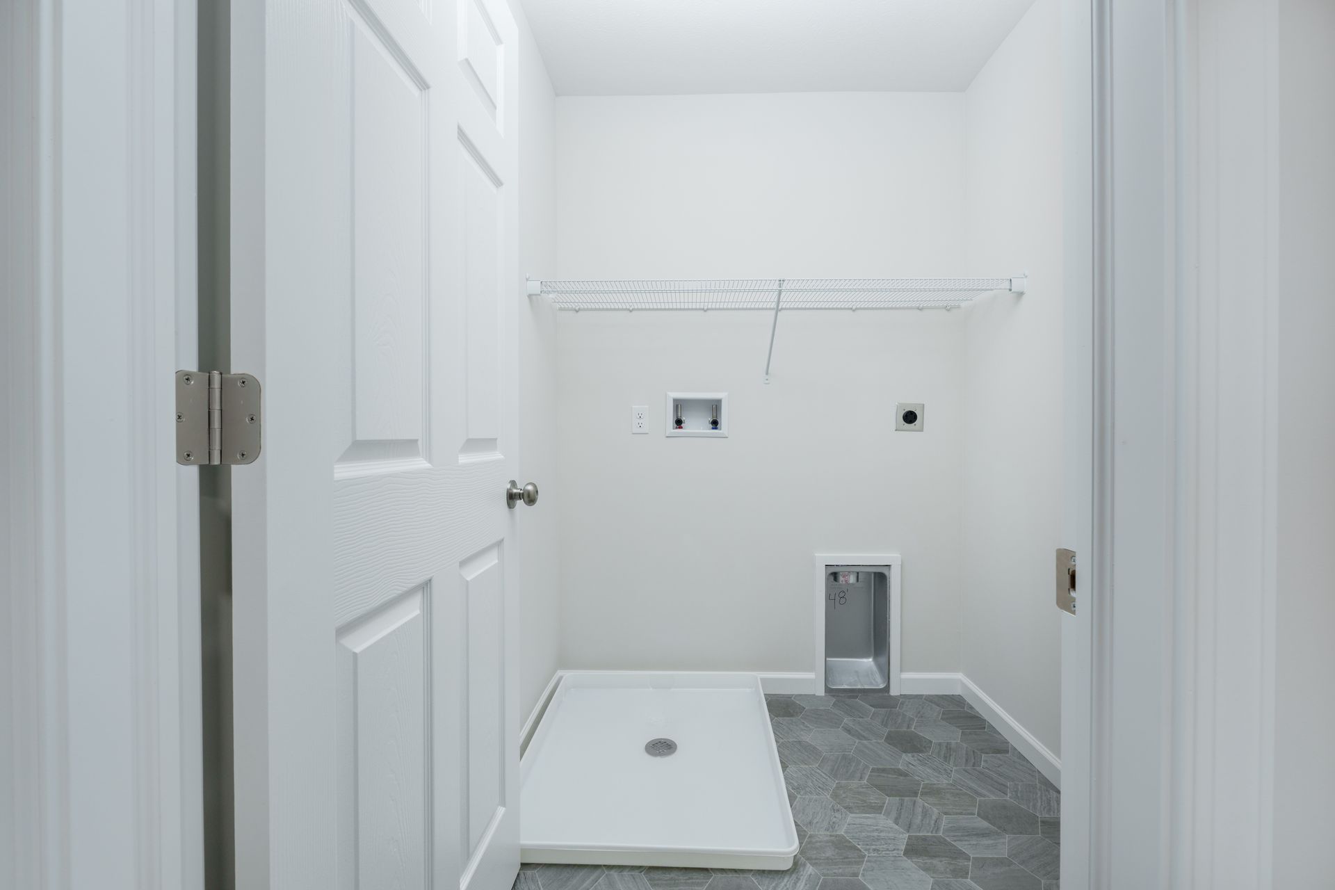 Woodfield-GP127-155-JackPine-Laundry-2