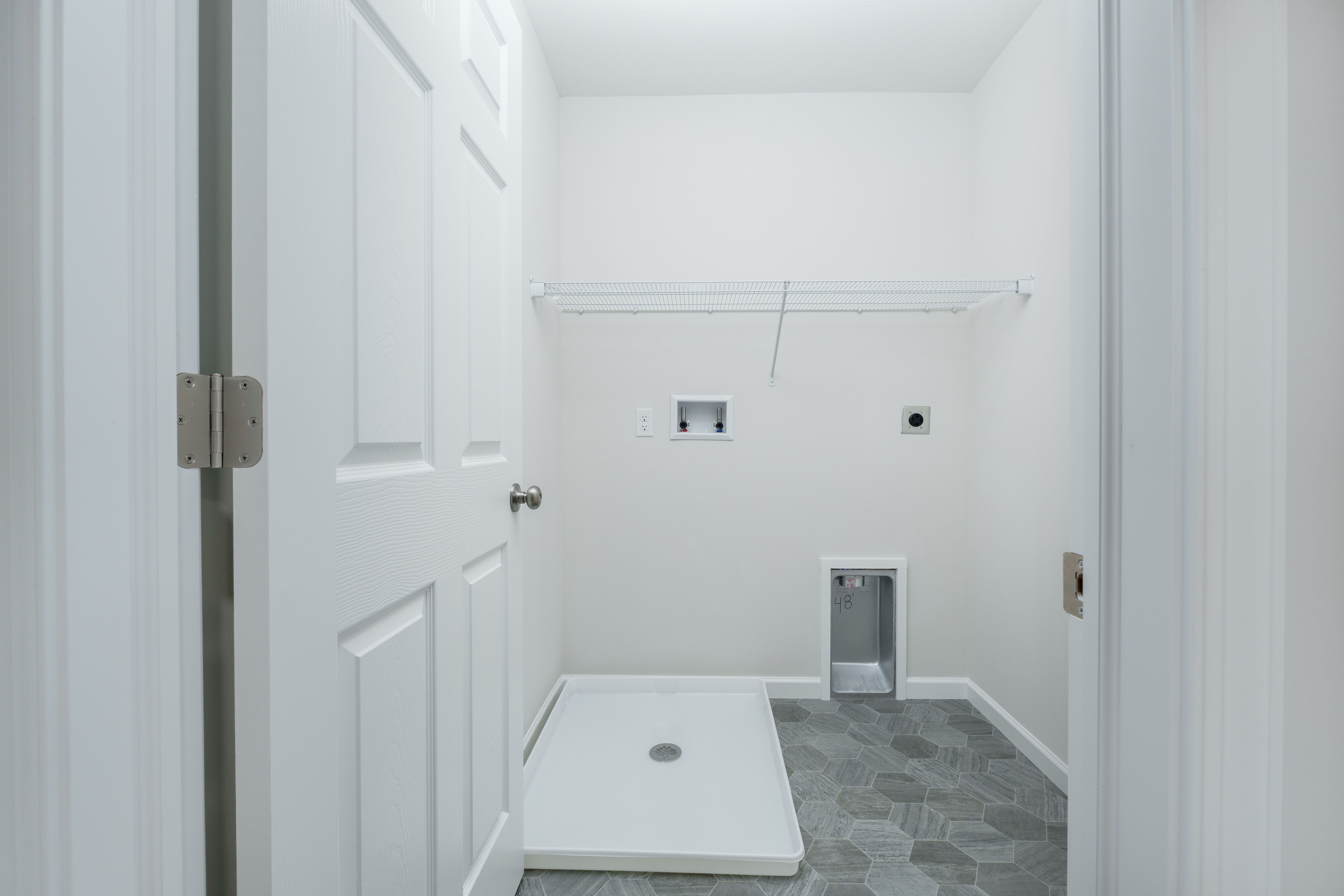 Woodfield-GP127-155-JackPine-Laundry-2