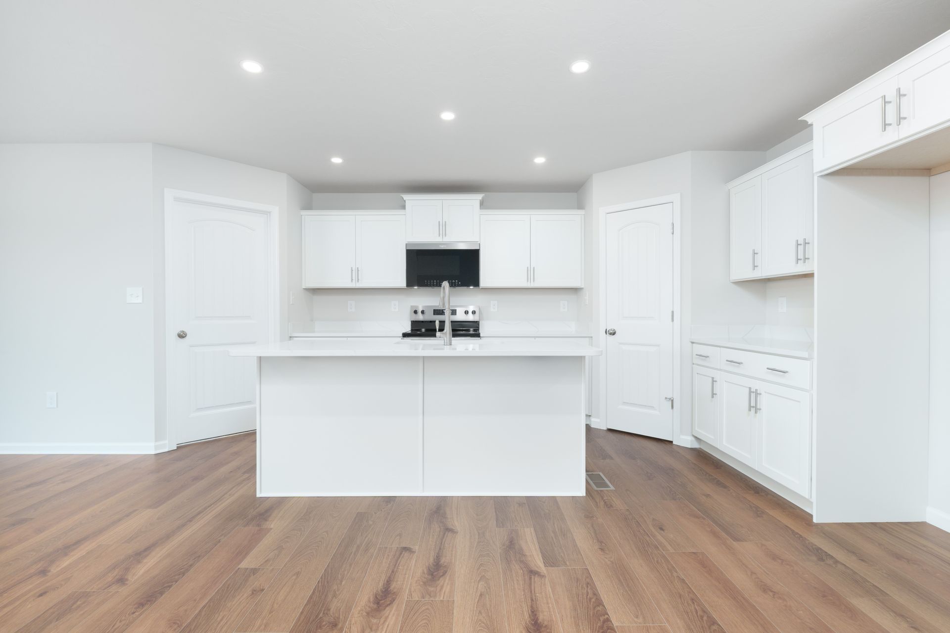 Rockford-C-DF58-Kitchen-1