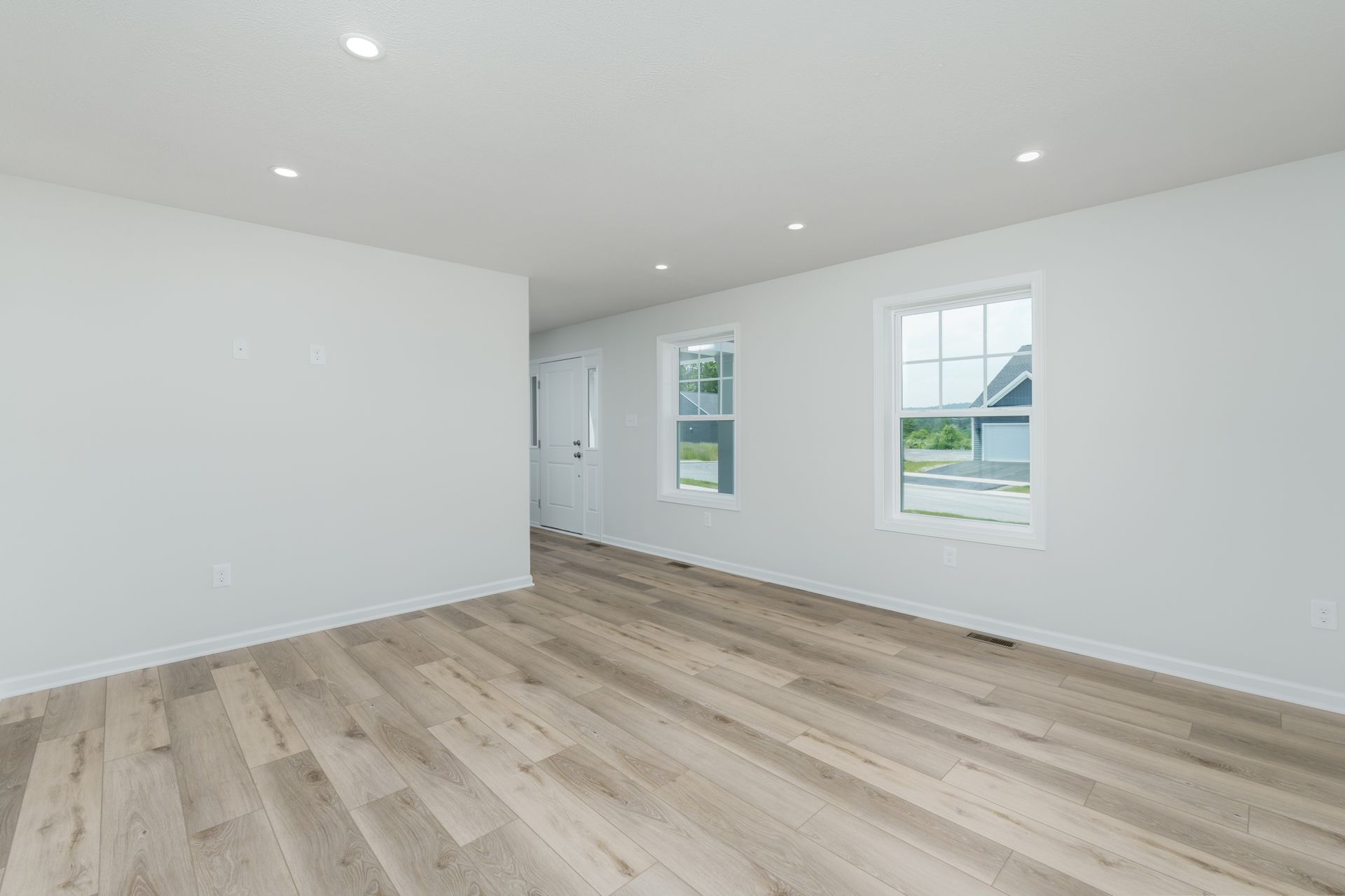 Monroe-B-GP212-Family-Room-3