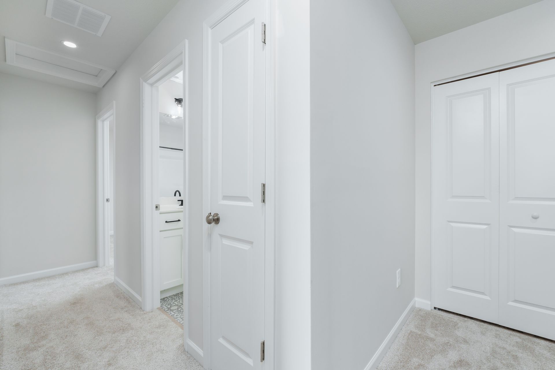 Monroe-B-GP212-Upper-Hall-1