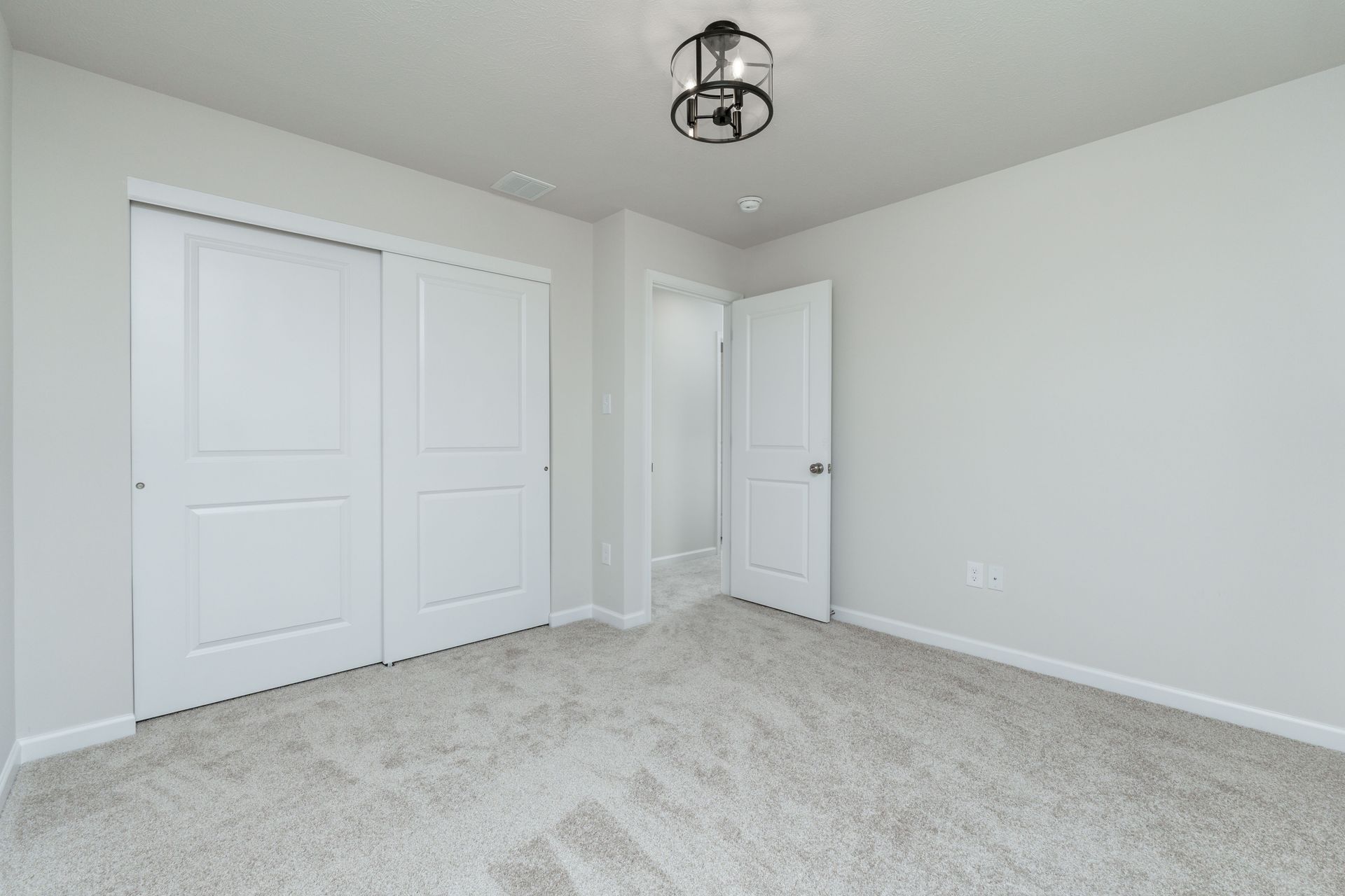 Monroe-B-GP212-Bedroom-2-2