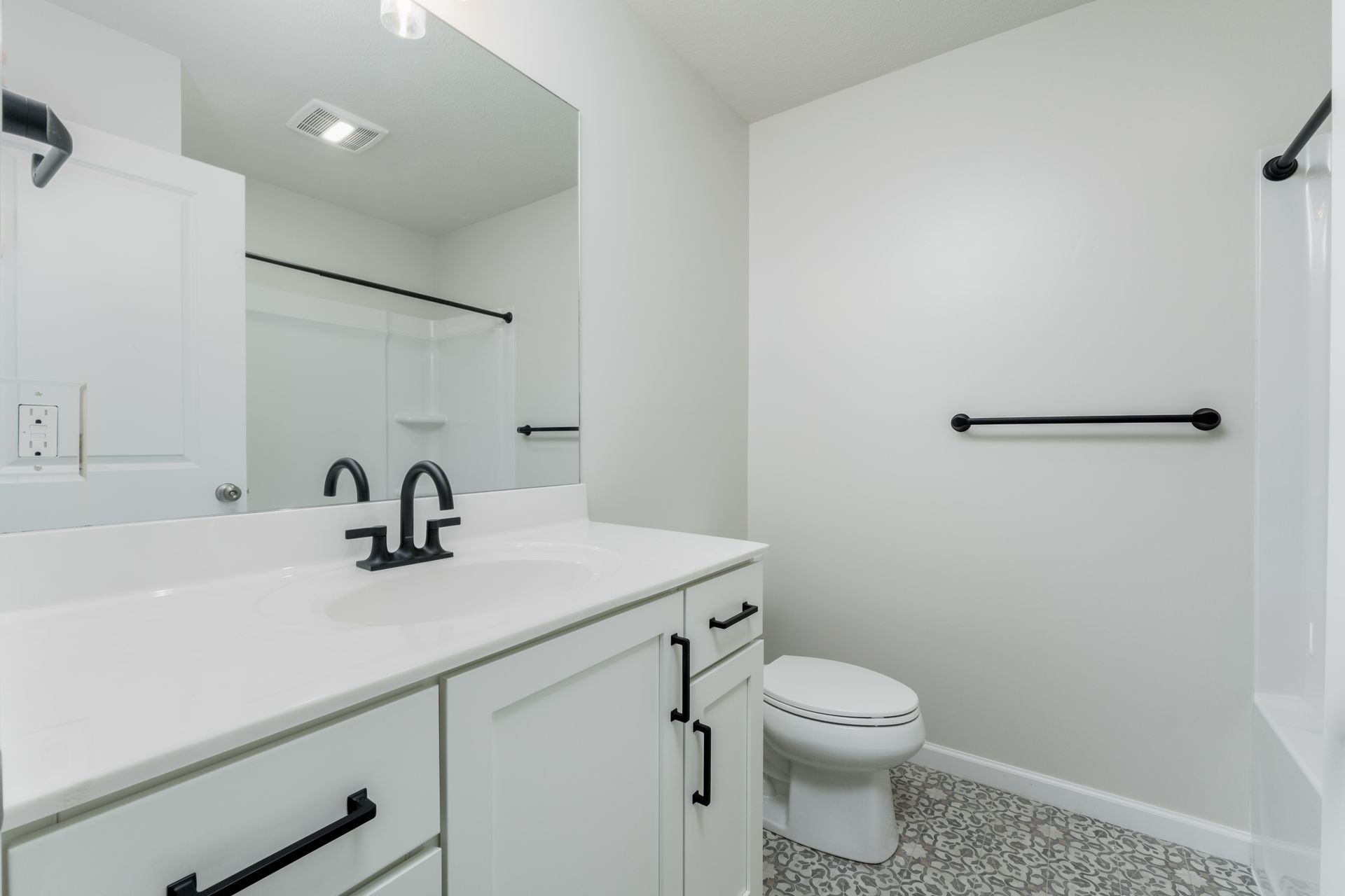 Monroe-B-GP212-Bath-2-1